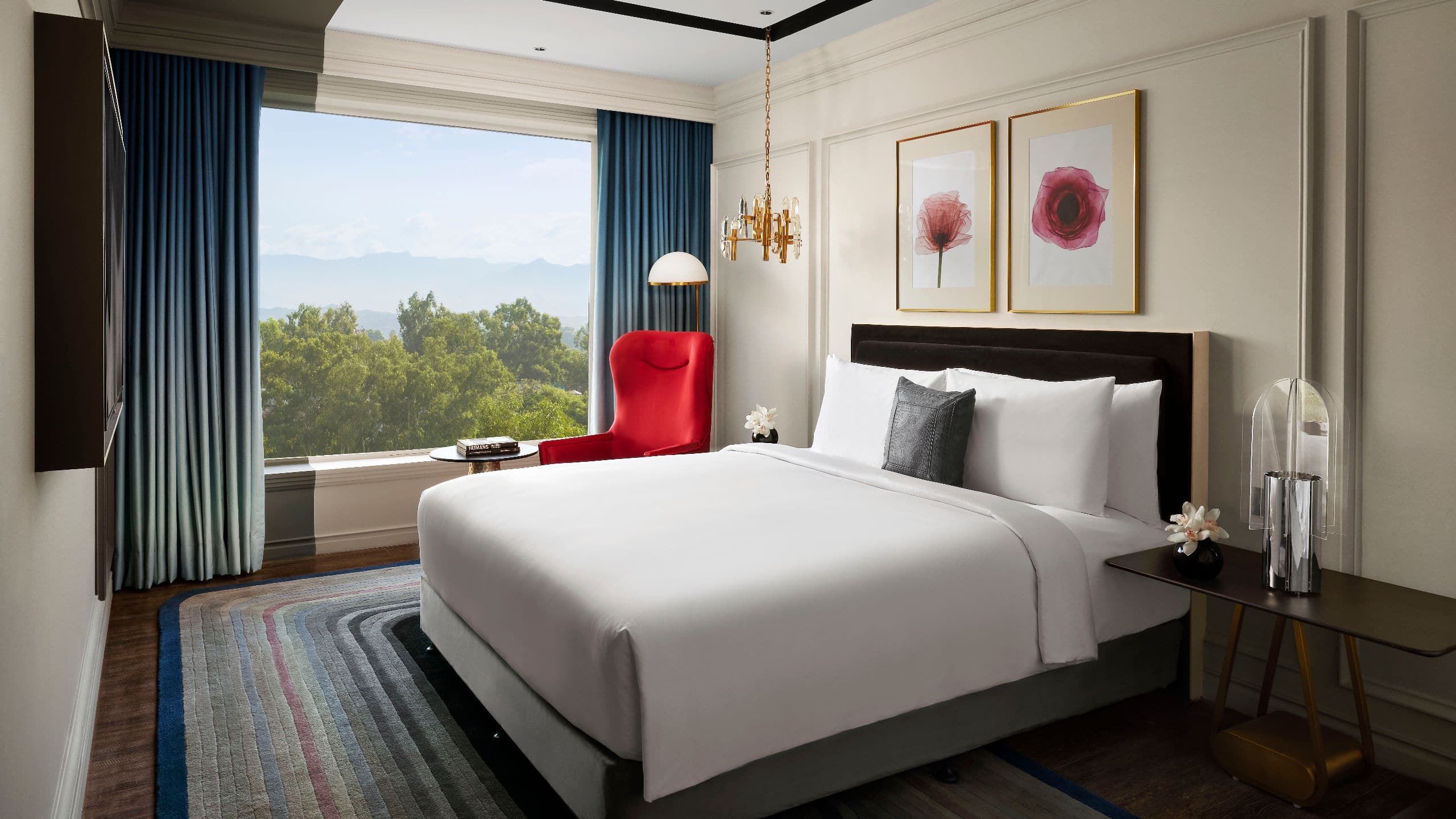 1 de 5 Hyatt Centric Sector 17 Chandigarh Presidential Suite Bedroom
