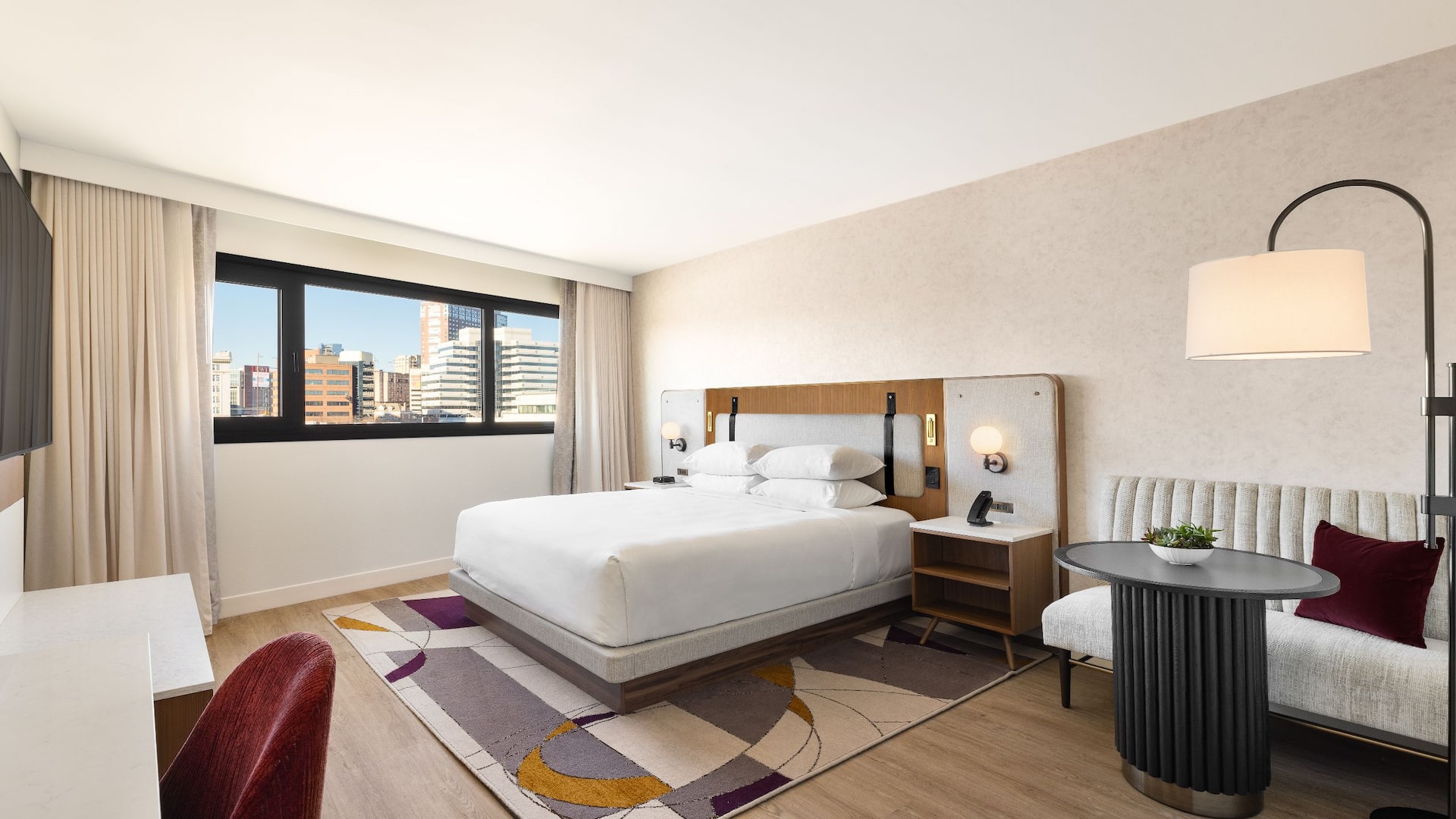 1 de 3 Hyatt Regency New Brunswick King Guestroom