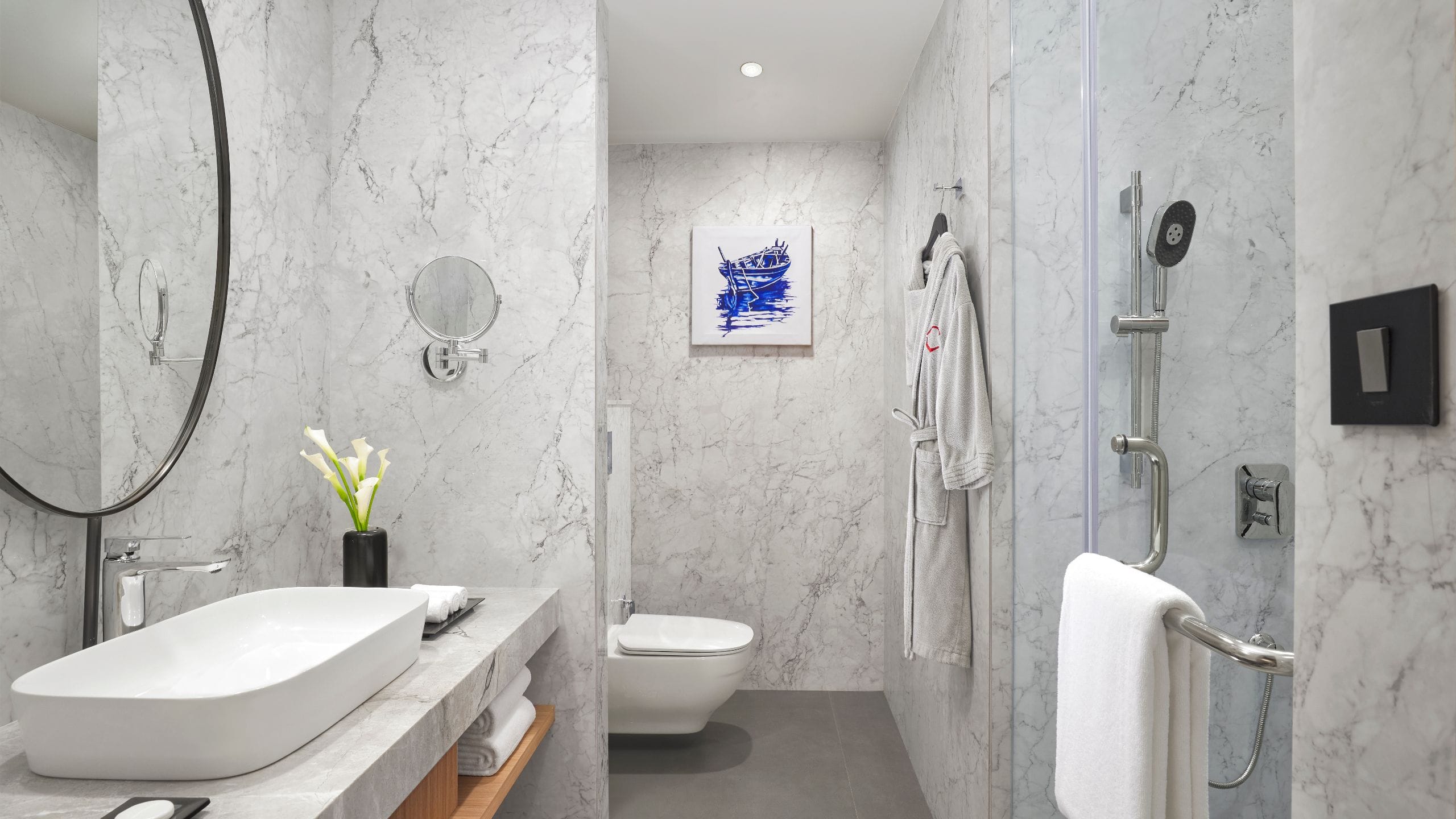 4/4 Hyatt Centric Ballygunge Kolkata Executive Suite Bathroom