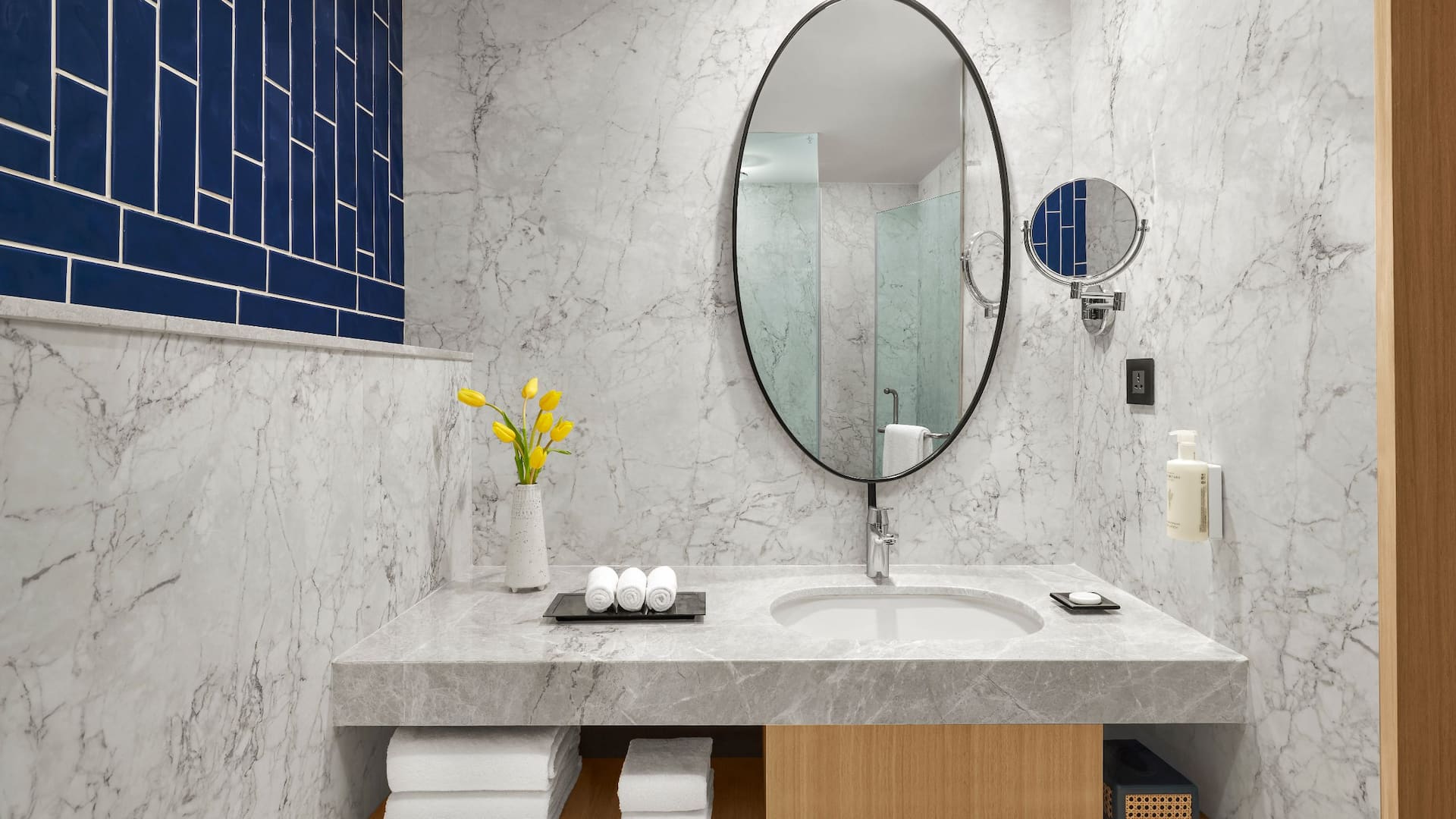 3 of 3 Hyatt Centric Ballygunge Kolkata Standard Room Bath