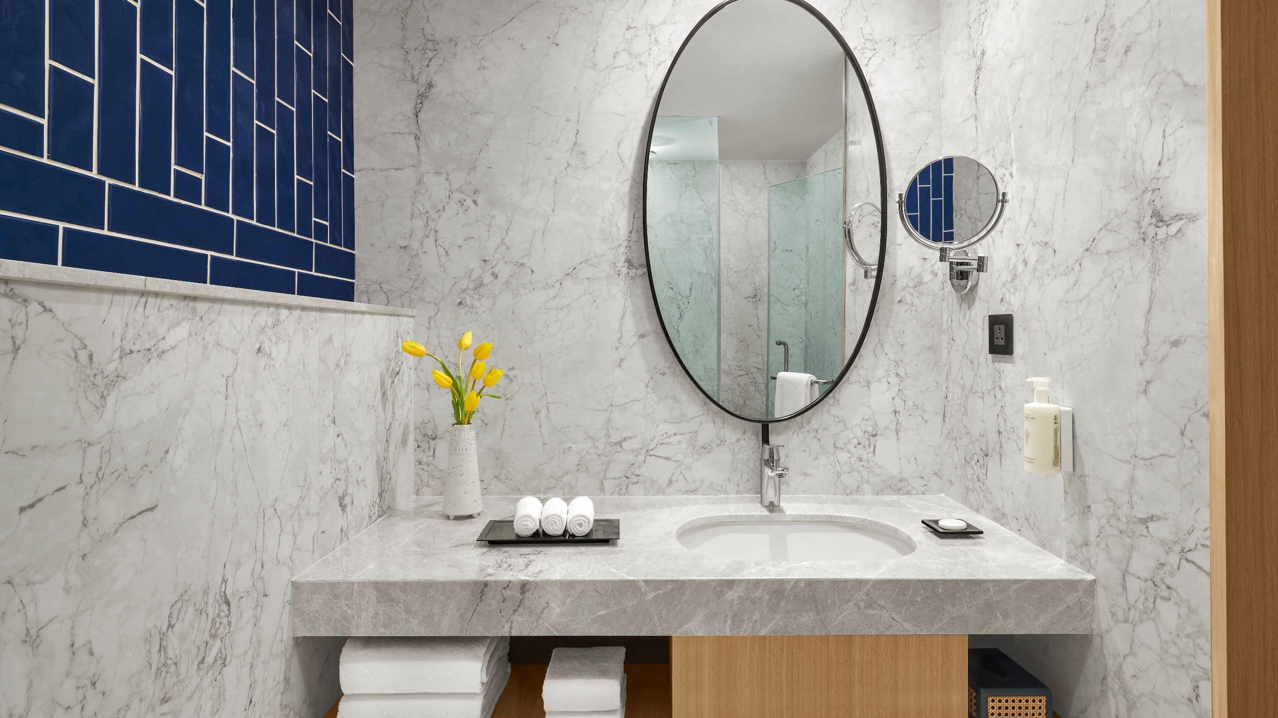 3/3 Hyatt Centric Ballygunge Kolkata Standard Room Bath