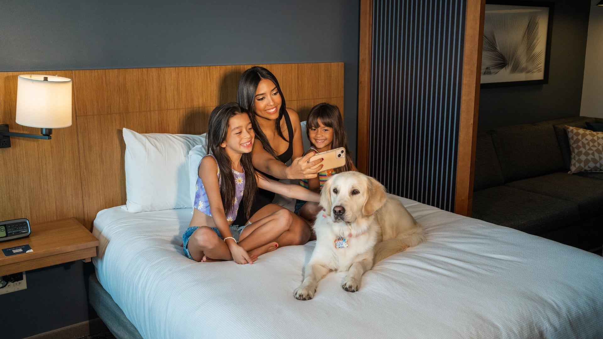 Hyatt Place Manatí Family And The Dog