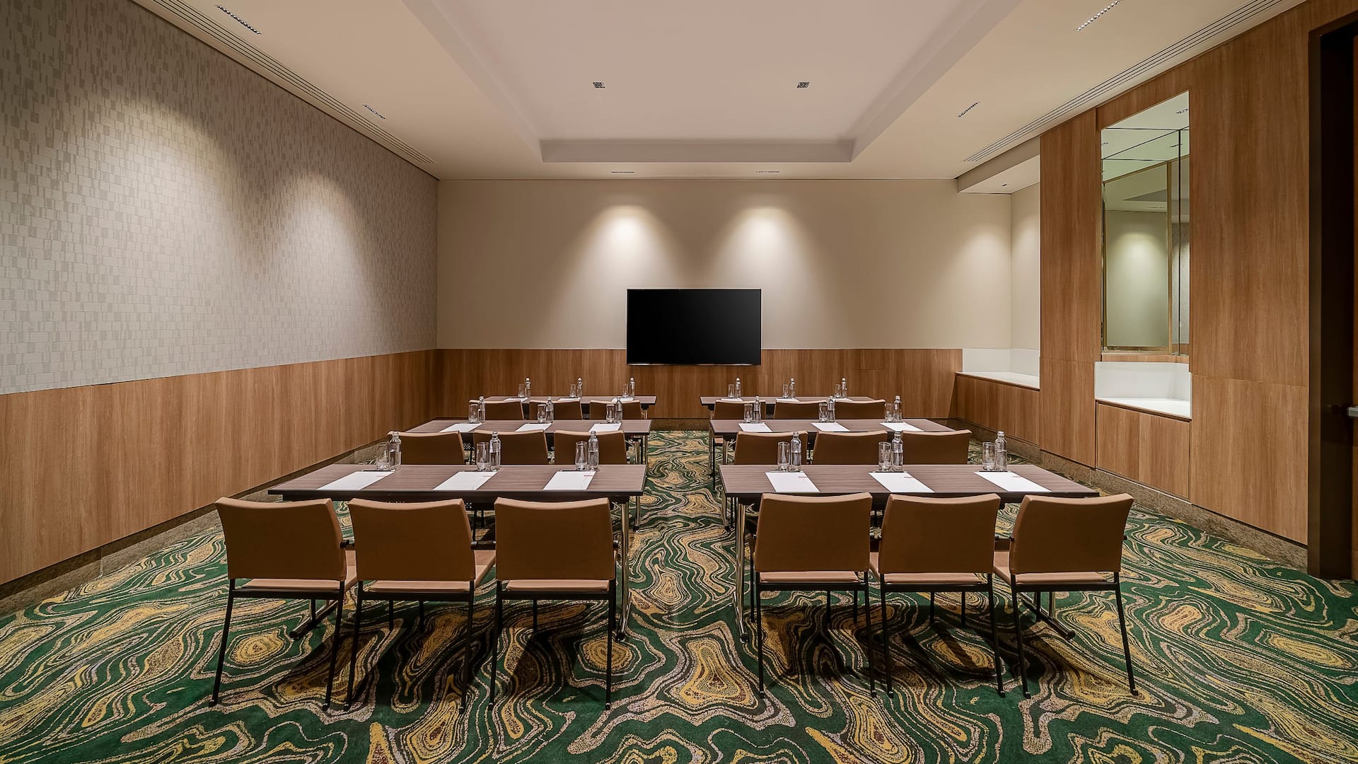 3 of 7 Grand Hyatt São Paulo Celebration Classroom