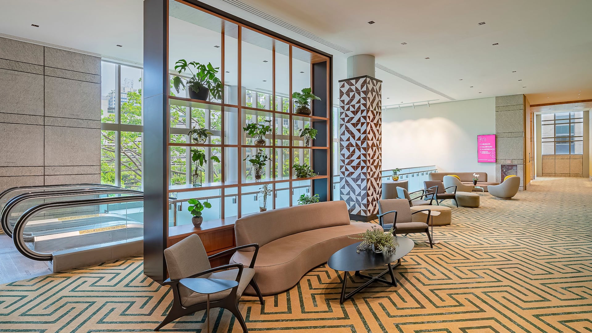 8 of 8 Grand Hyatt São Paulo Foyer Vanguard Sofa
