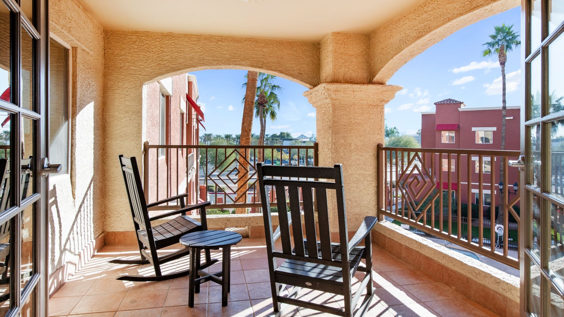 Hyatt Place Phoenix/Chandler-Fashion Center Balcony Suite Balcony Seating