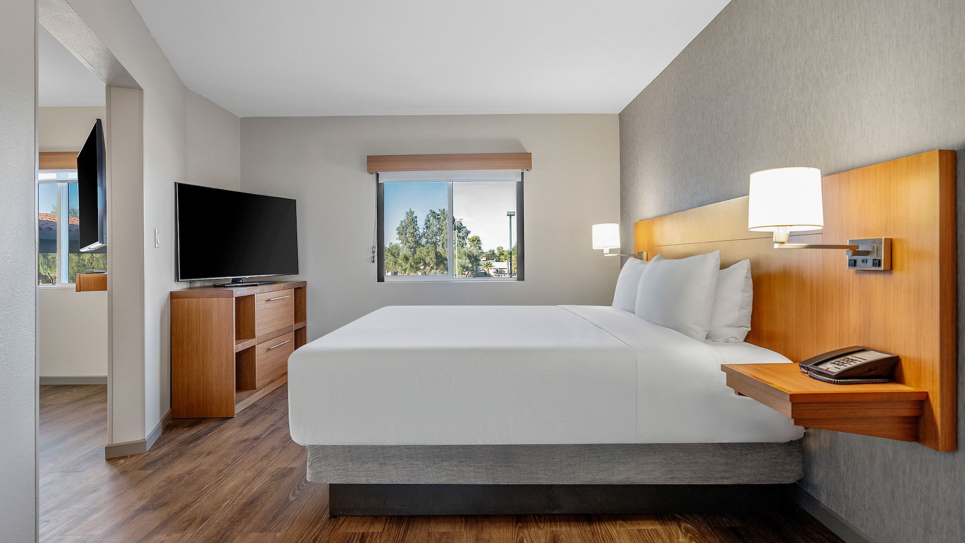 Hyatt Place Phoenix/Chandler-Fashion Center King Bed Guestroom