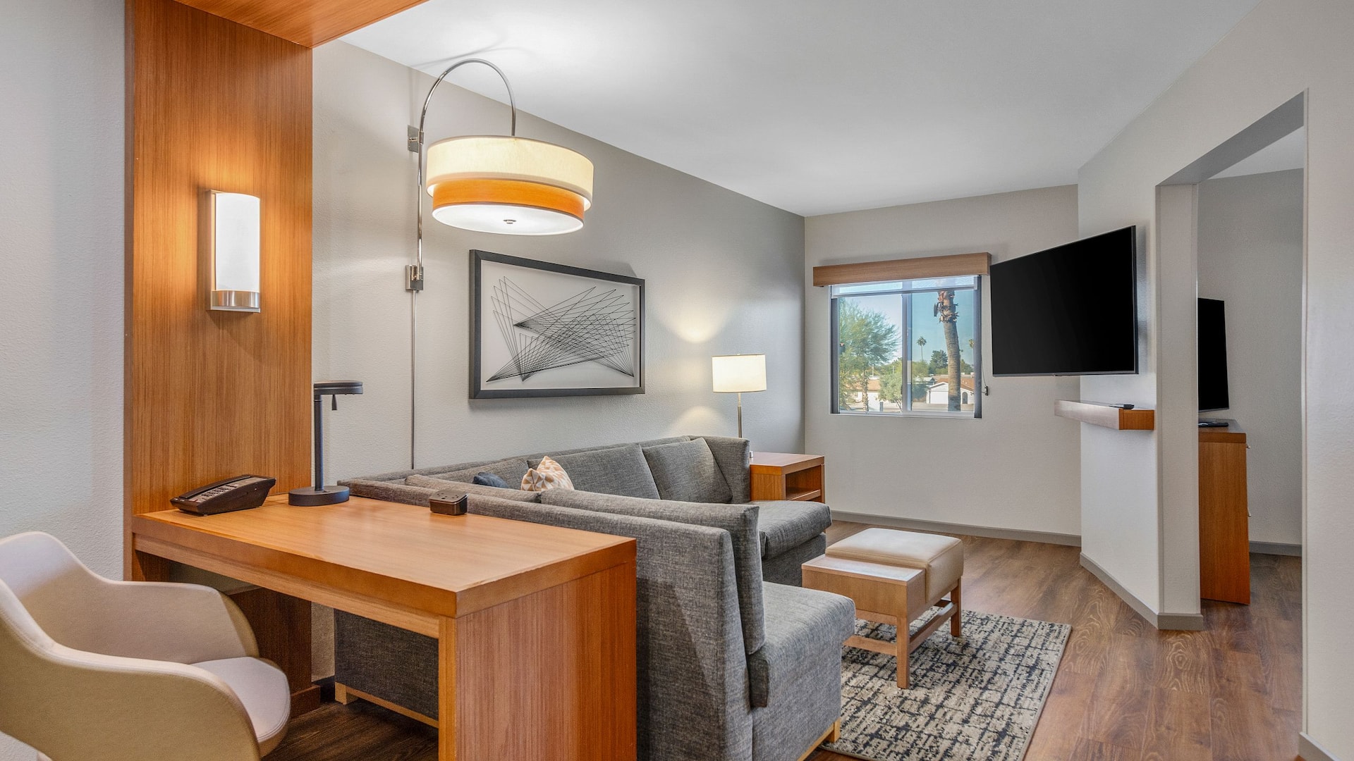Hyatt Place Phoenix/Chandler-Fashion Center Standard Guestroom Living Room Desk