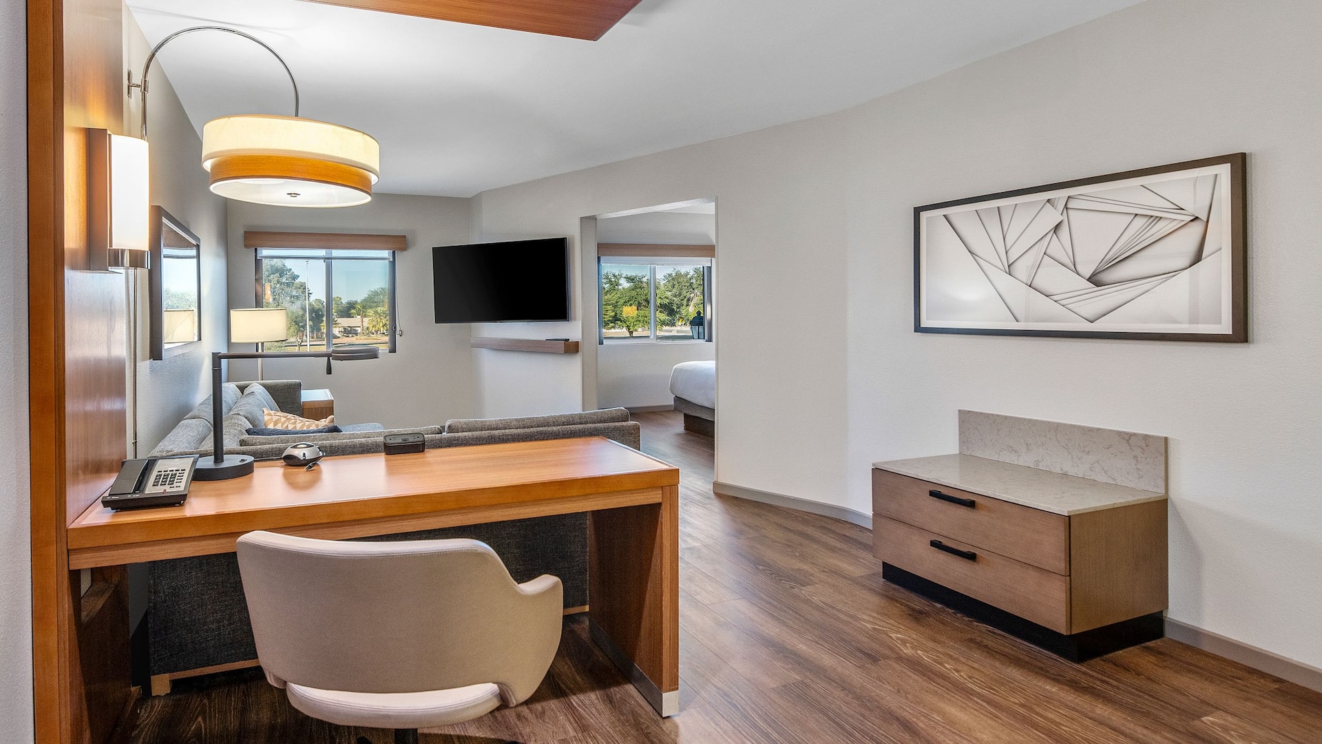 Hyatt Place Phoenix/Chandler-Fashion Center King Bed Guestroom Living Area