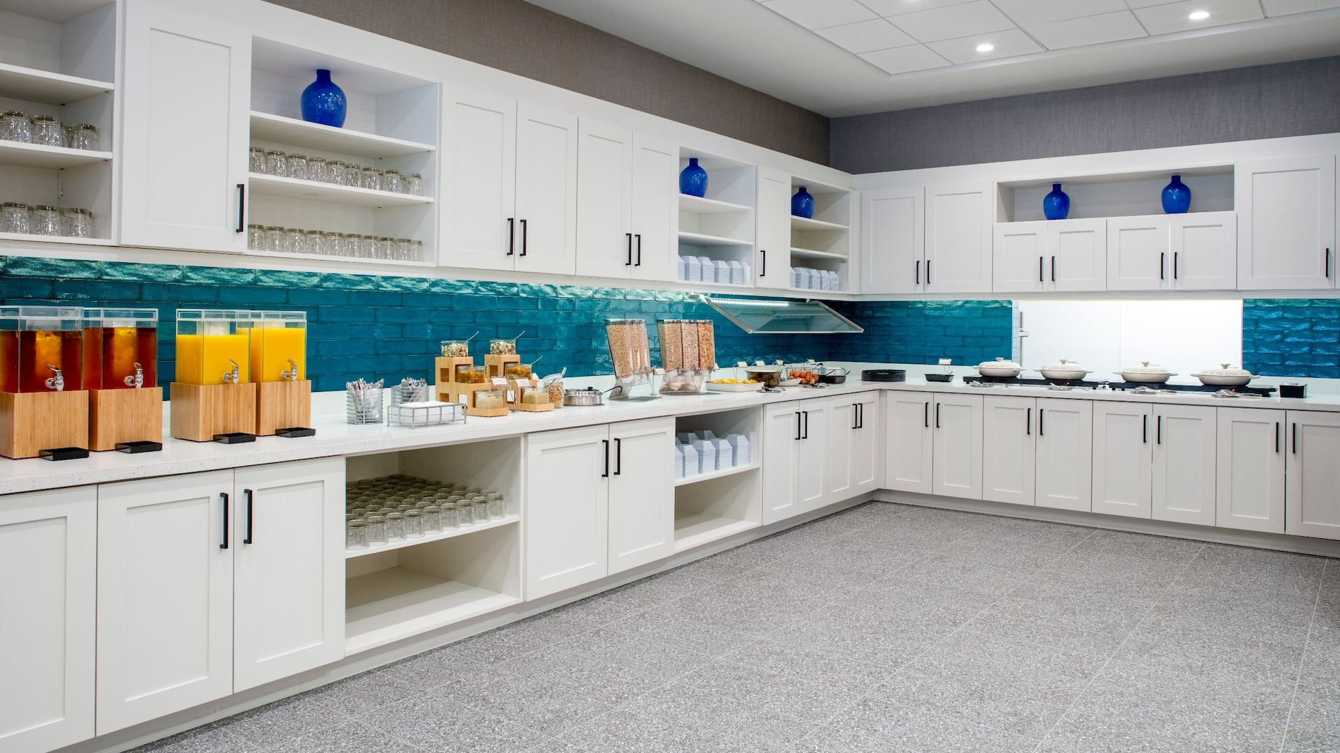 1 of 1 Hyatt Place St. Augustine / Vilano Beach Breakfast Bar