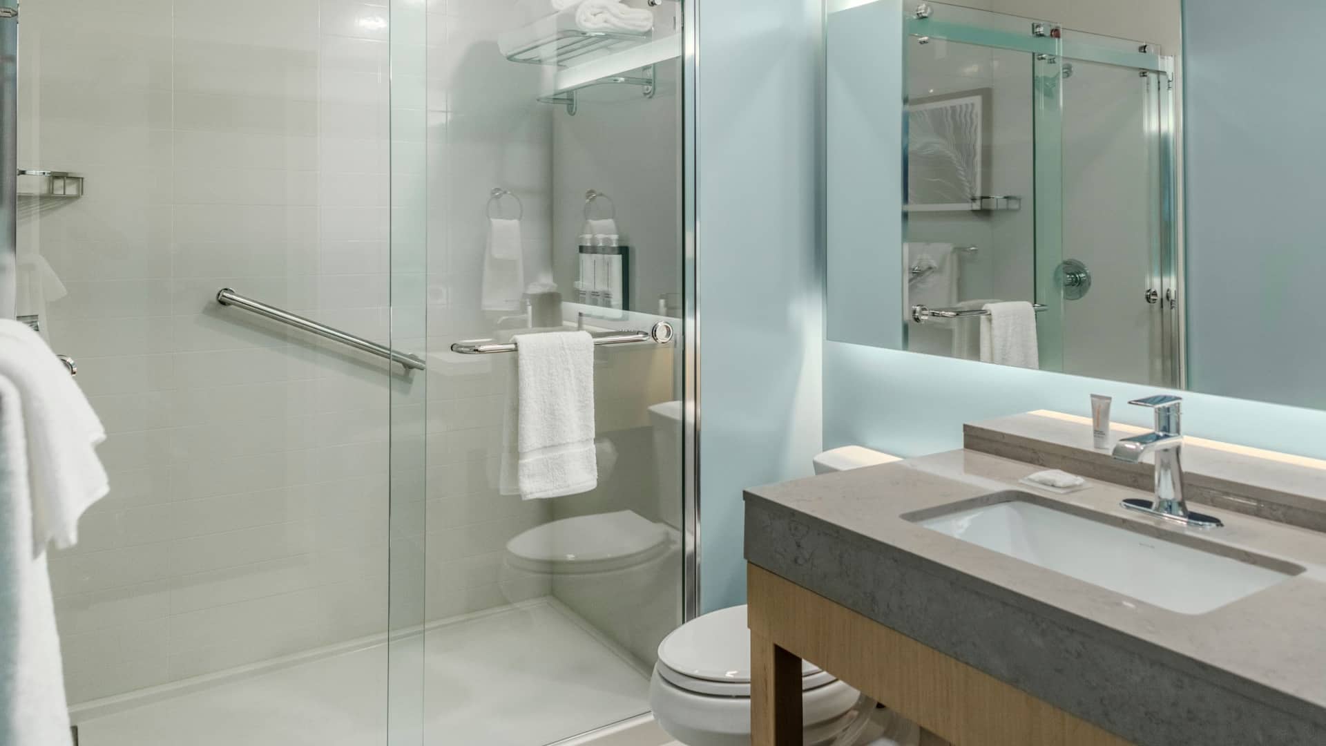 2/3 Hyatt Place St. Augustine / Vilano Beach Standard Bathroom With Shower