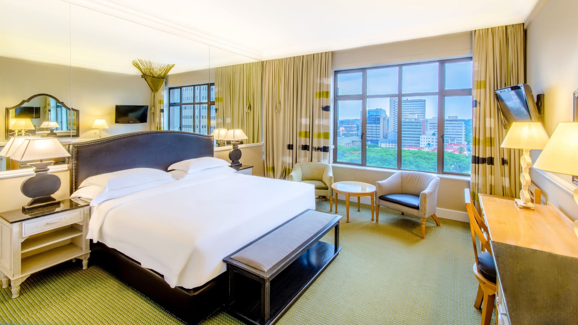 Meikles Hotel King Bed Park View With Club Access