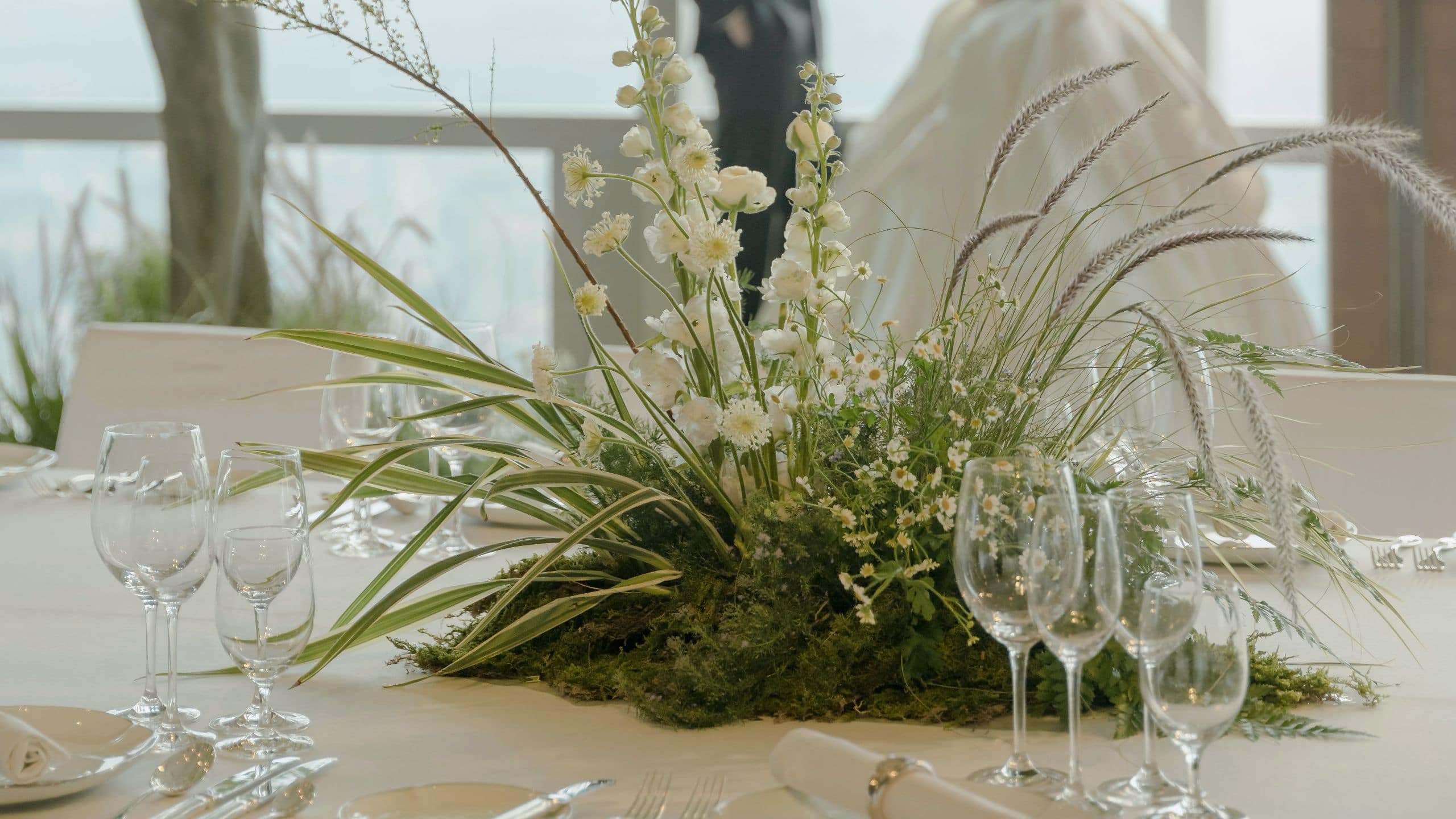 Park Hyatt Guangzhou Wedding Reception Dining Table Detail Bride Groom
