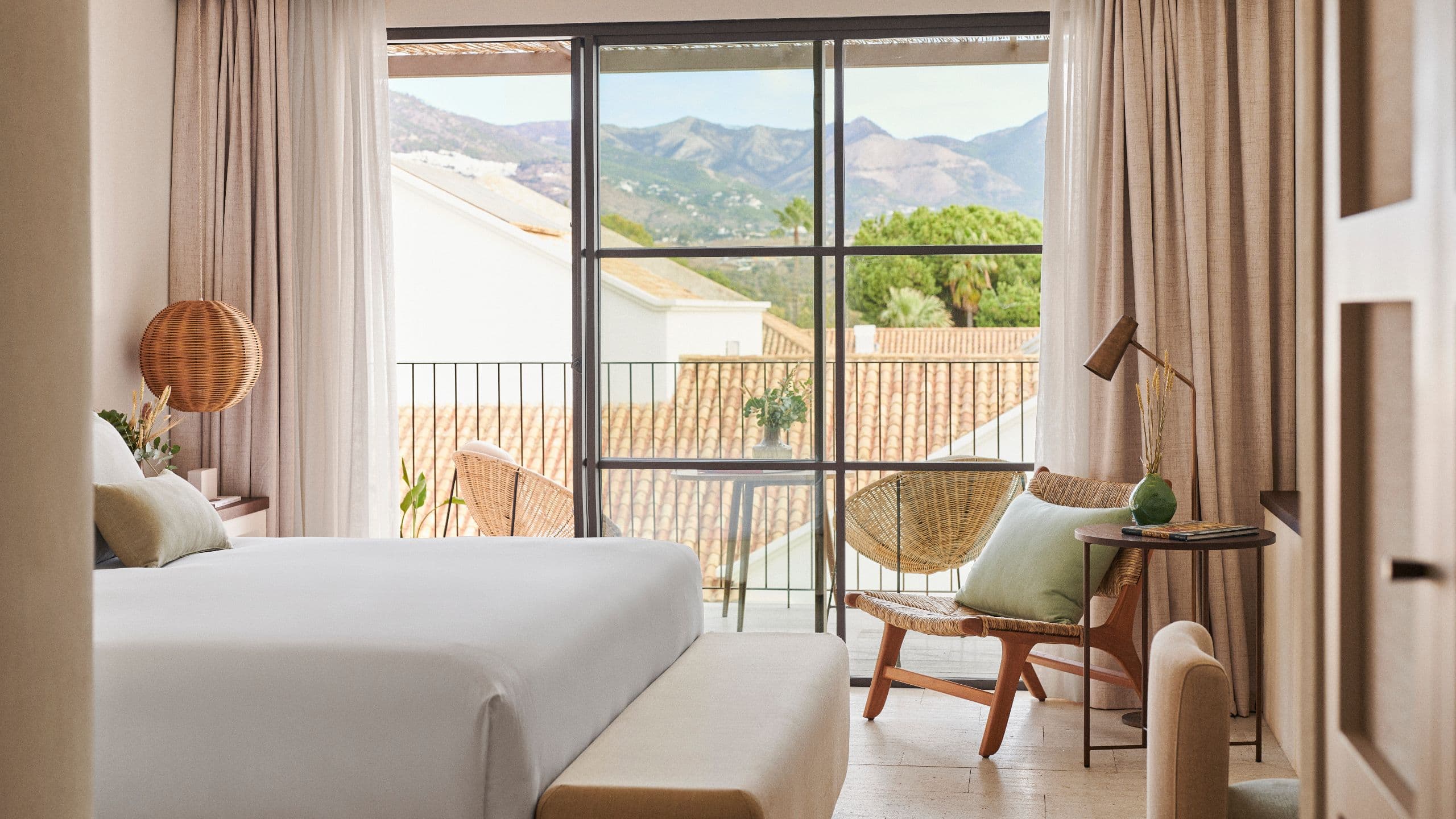La Zambra Resort King Bed