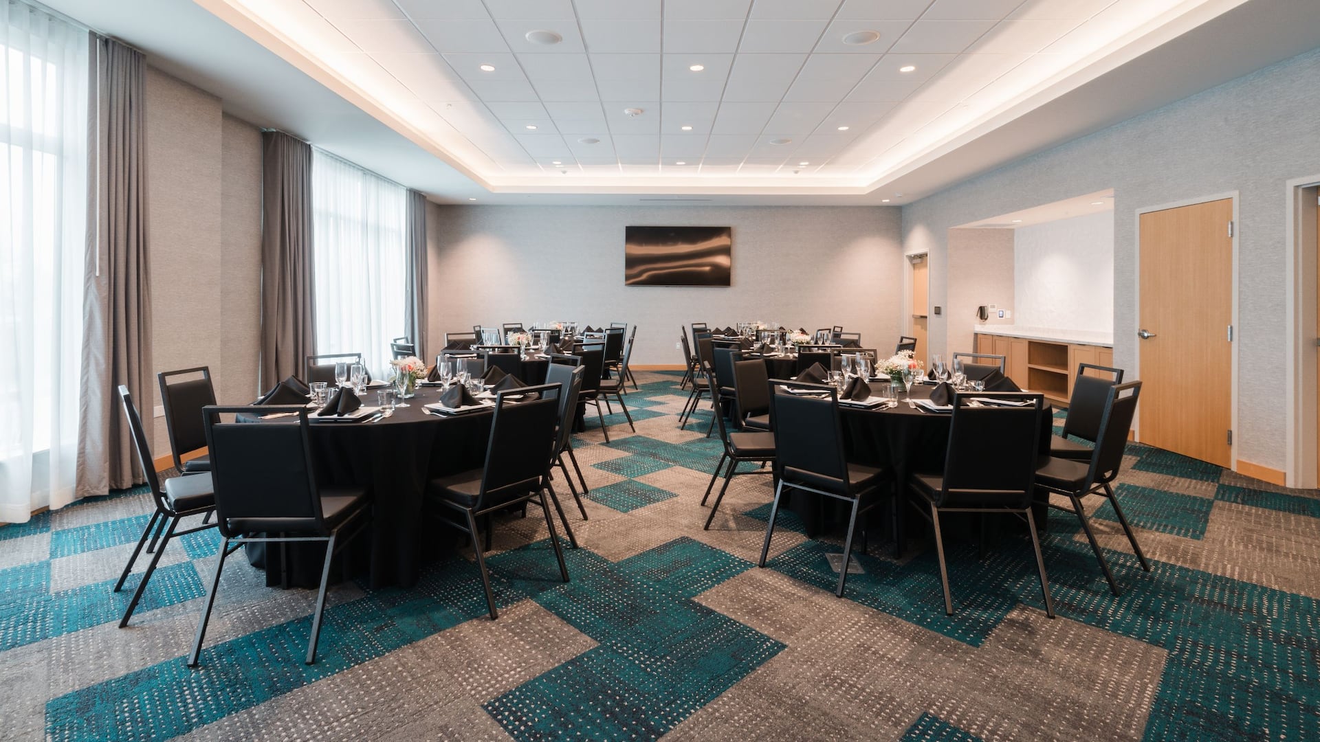 2 of 2 Hyatt House Sacramento Airport / Natomas Monarch Meeting Room Setup