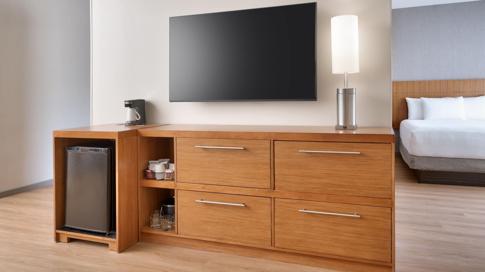 Hyatt Place at Anaheim Resort/Convention Center Wall Unit
