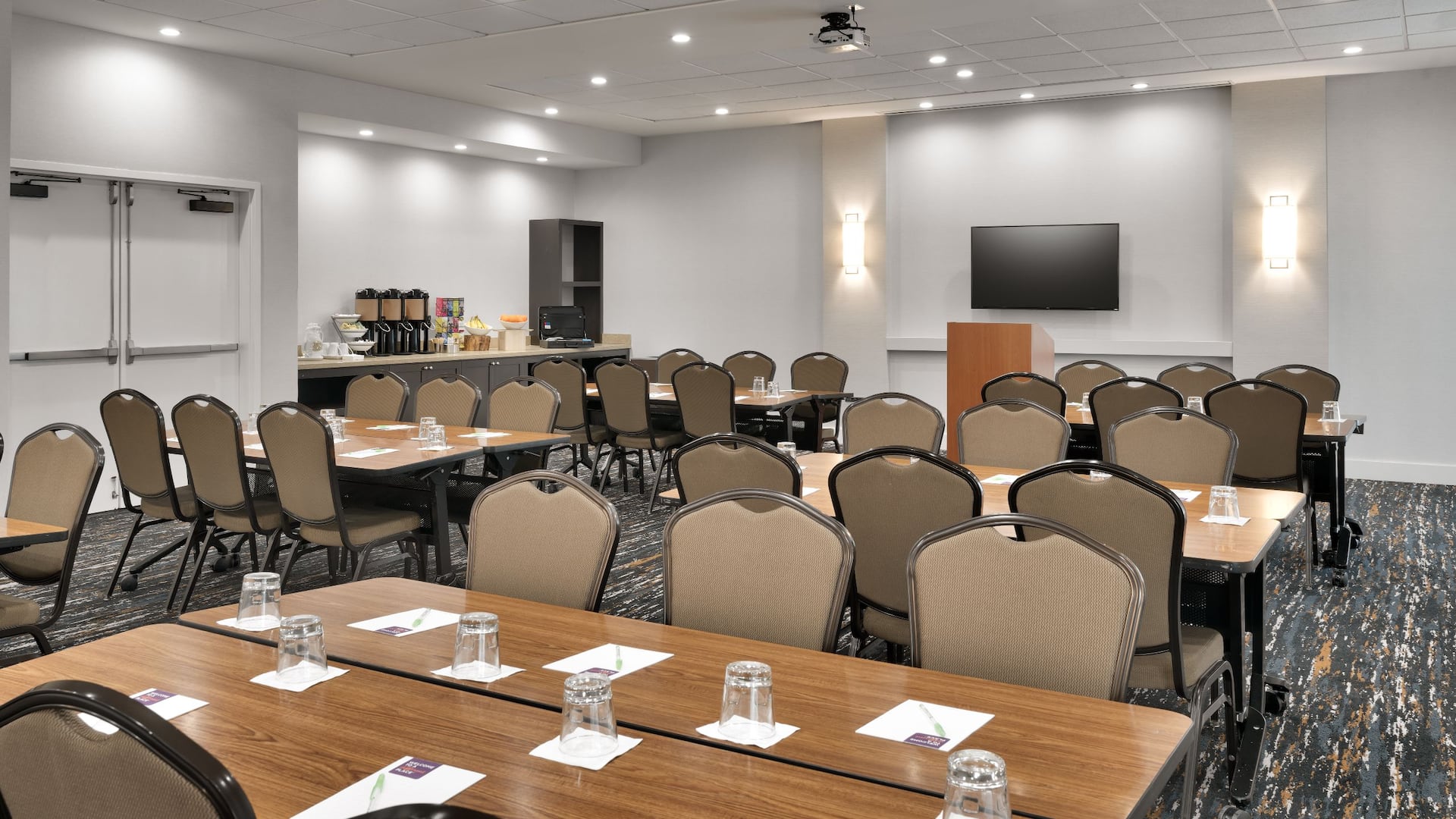 Hyatt Place at Anaheim Resort/Convention Center Classroom