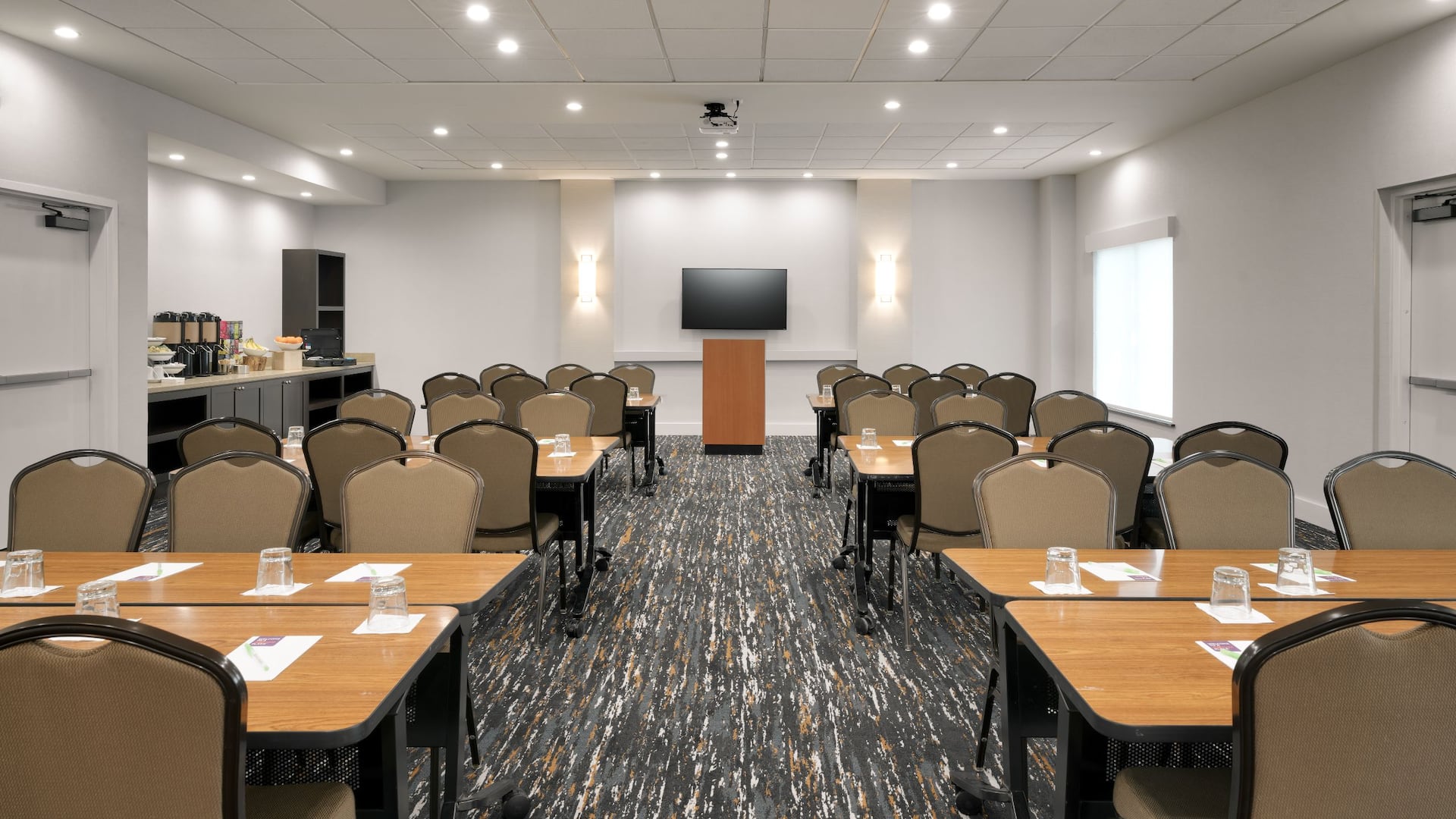 Hyatt Place at Anaheim Resort/Convention Center Classroom Full View