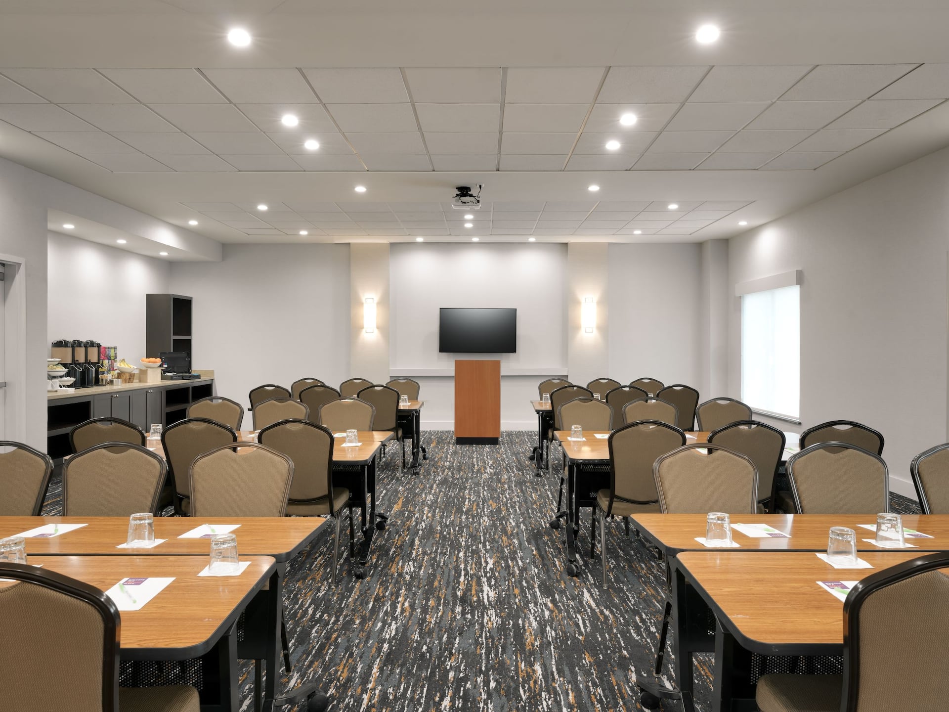 Hyatt Place at Anaheim Resort/Convention Center Classroom Full View