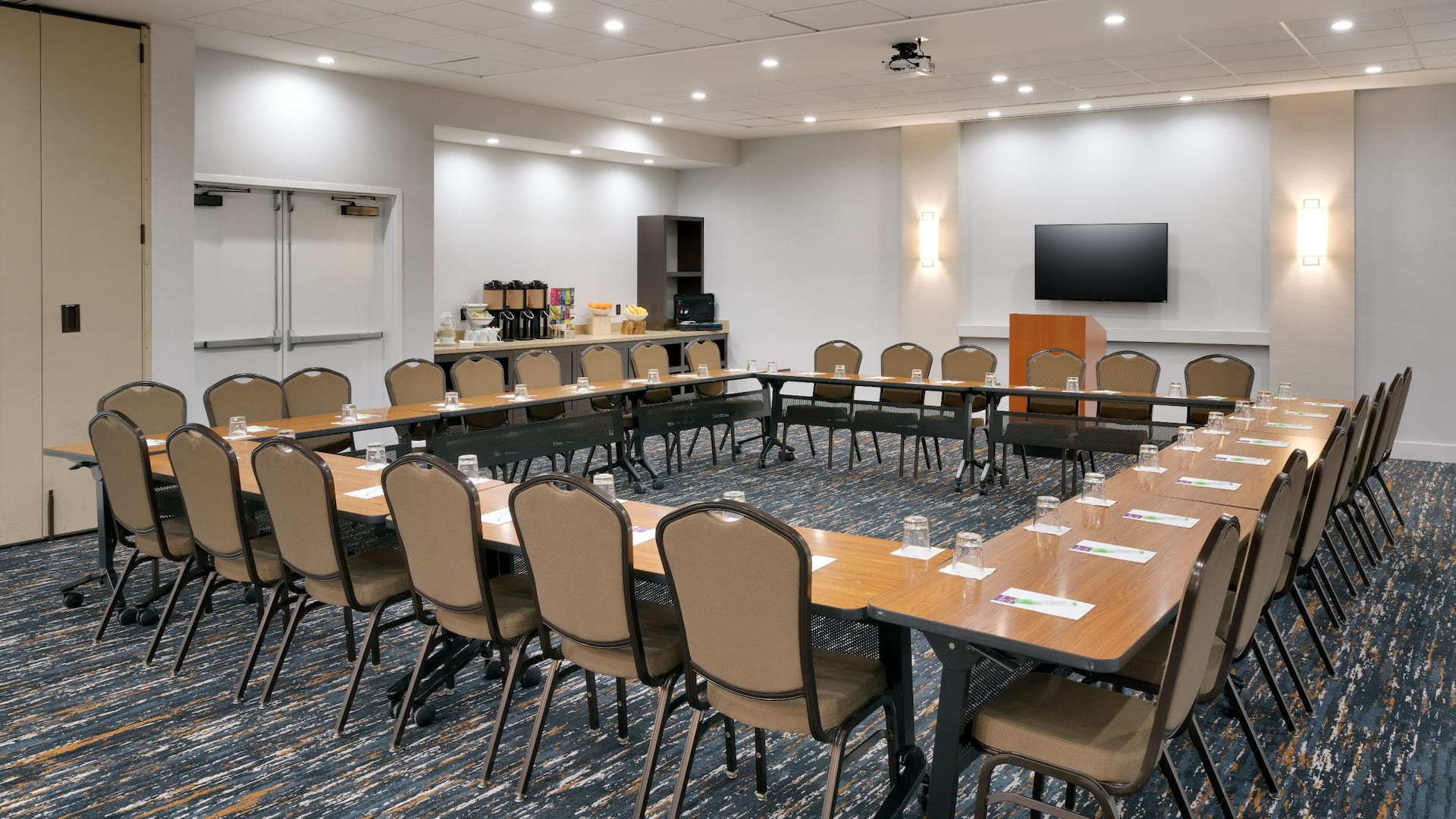 Hyatt Place at Anaheim Resort/Convention Center Hollow Square