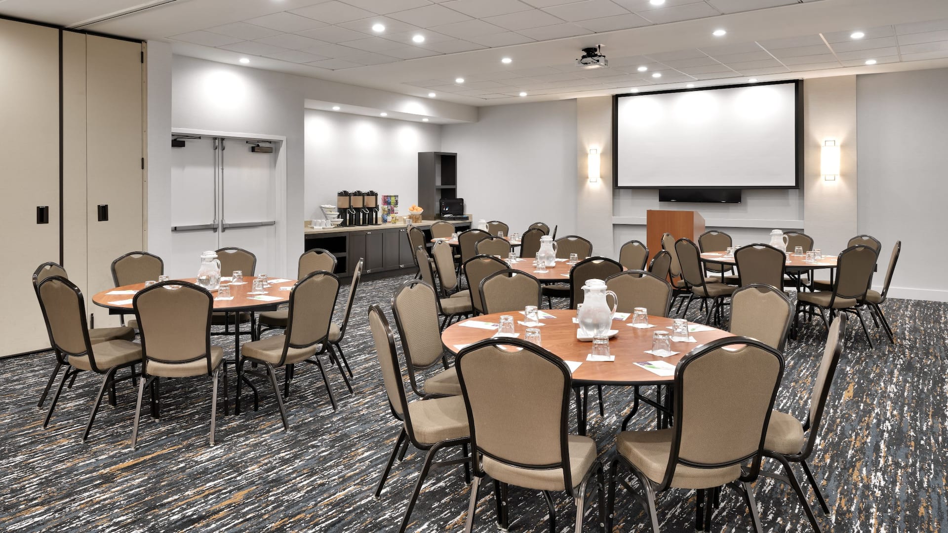 Hyatt Place at Anaheim Resort/Convention Center Rounds