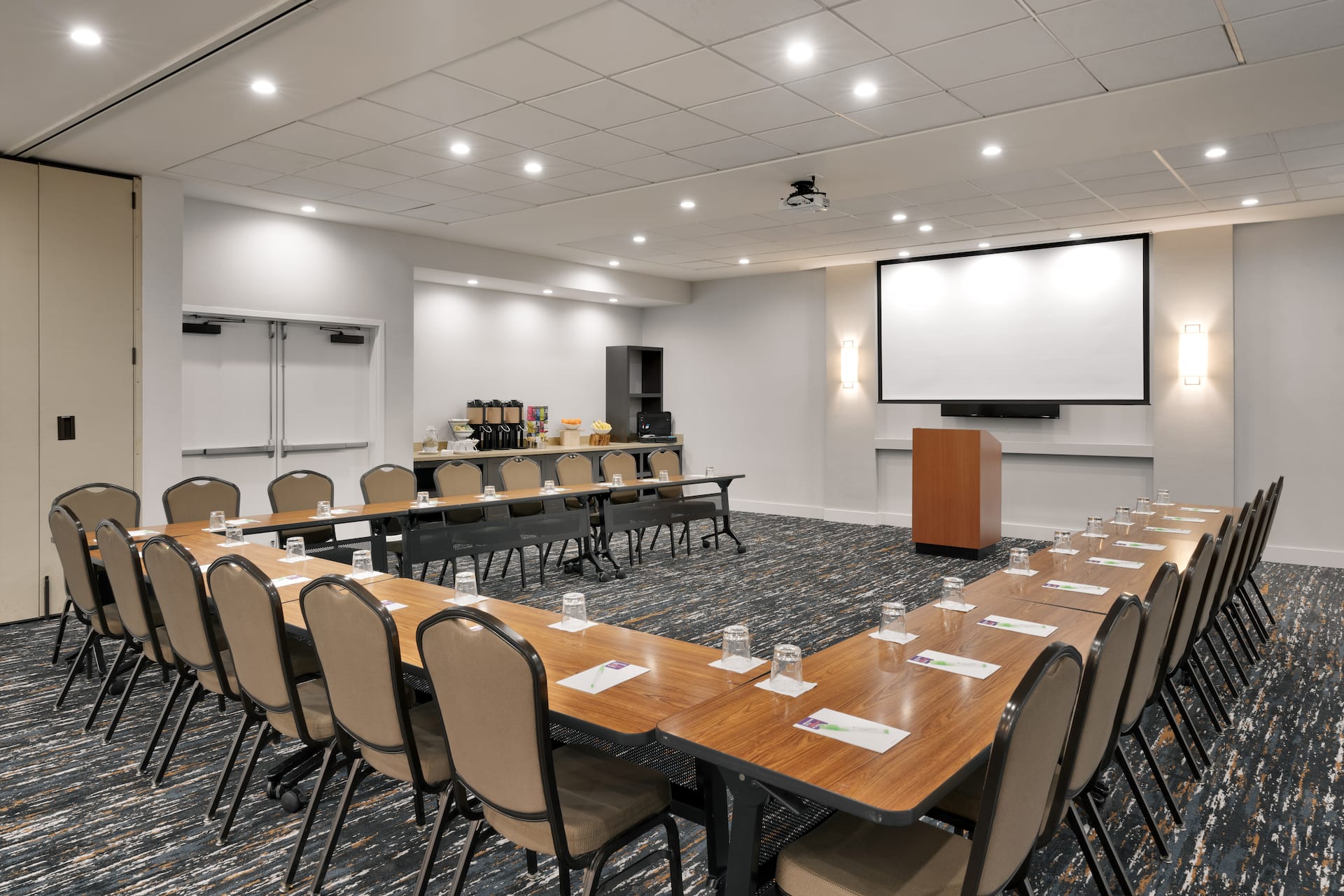 Hyatt Place at Anaheim Resort/Convention Center U-shape Meeting Room