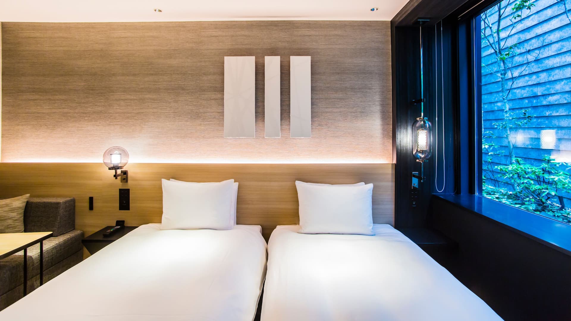 Hyatt Place Kyoto Deluxe Twin Bed Day Time Layout