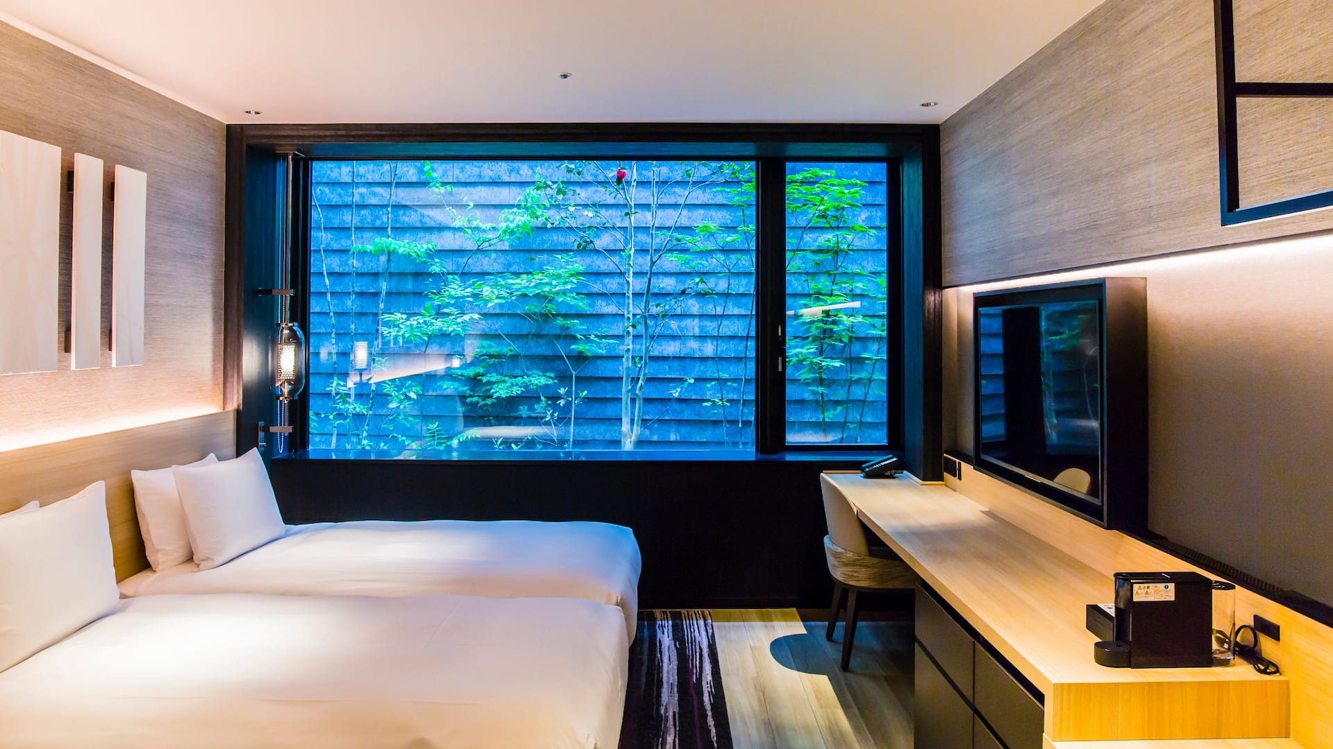 Hyatt Place Kyoto Deluxe Twin Bed Side View