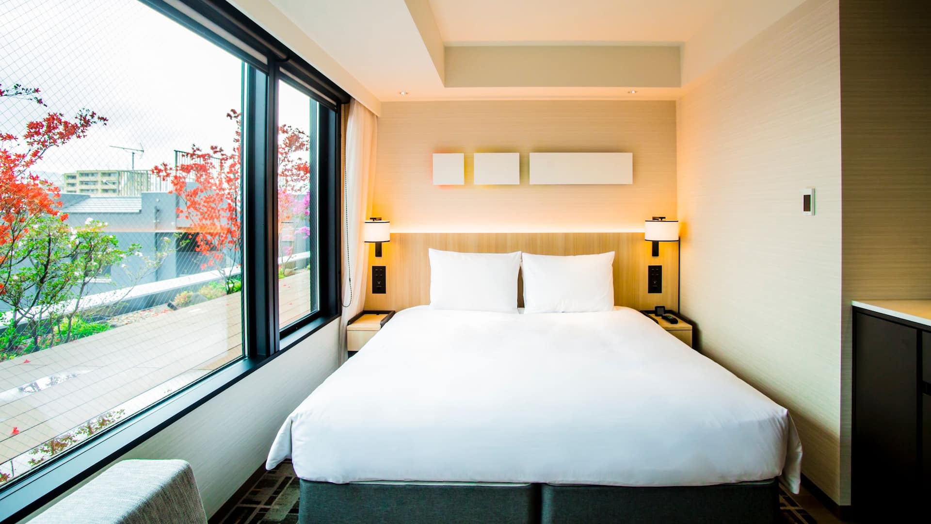 Hyatt Place Kyoto Main Deluxe King Bed Daytime