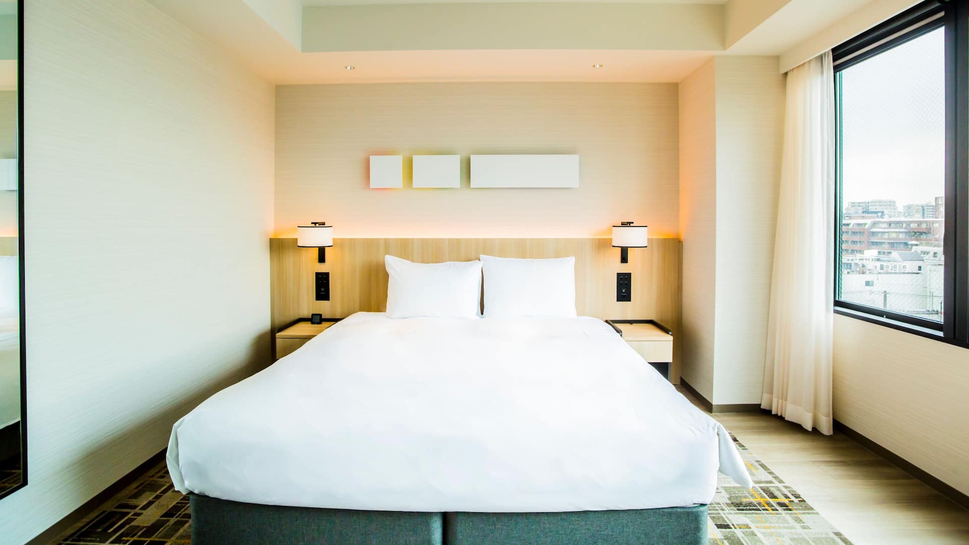 Hyatt Place Kyoto Main King Bed Daytime Layout