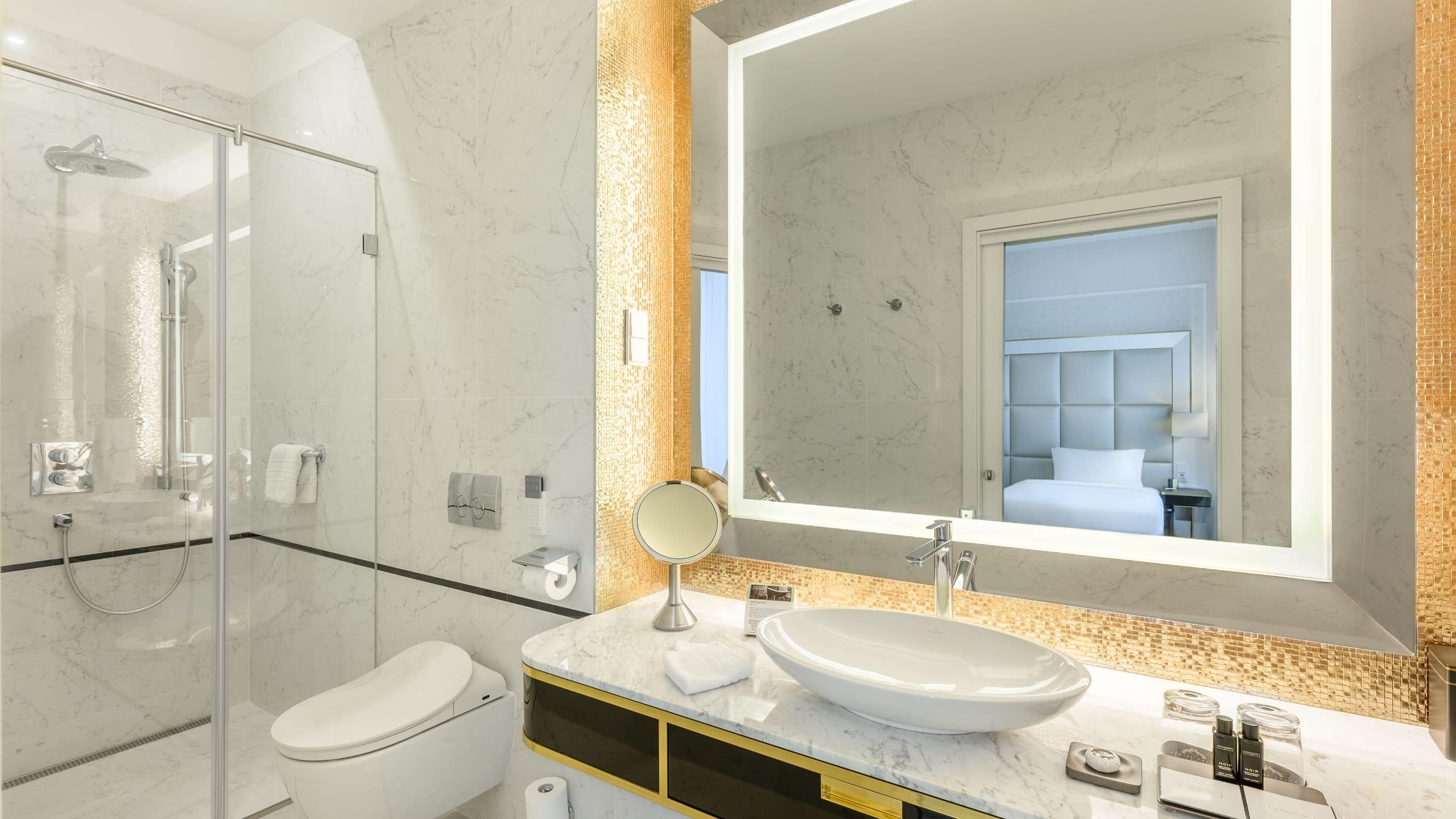 6/8 Párisi Udvar Hotel Budapest Premium Twin Bathroom
