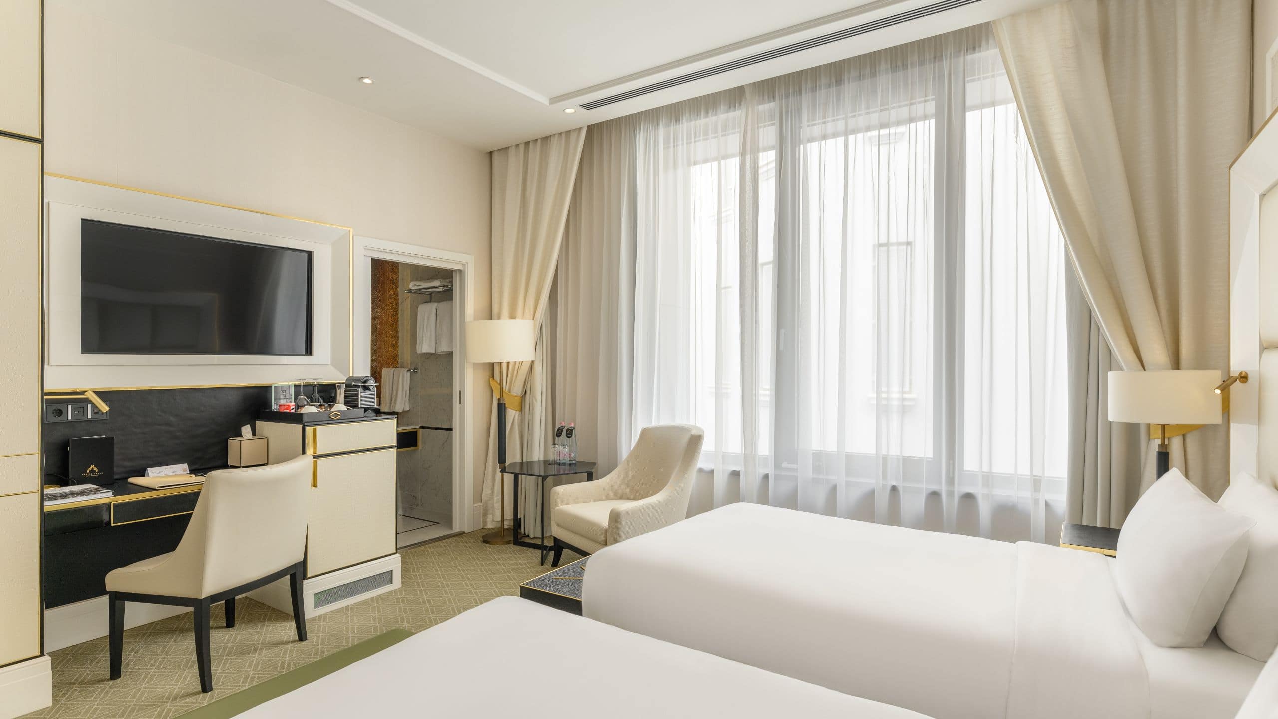 7/8 Párisi Udvar Hotel Budapest Standard Twin View