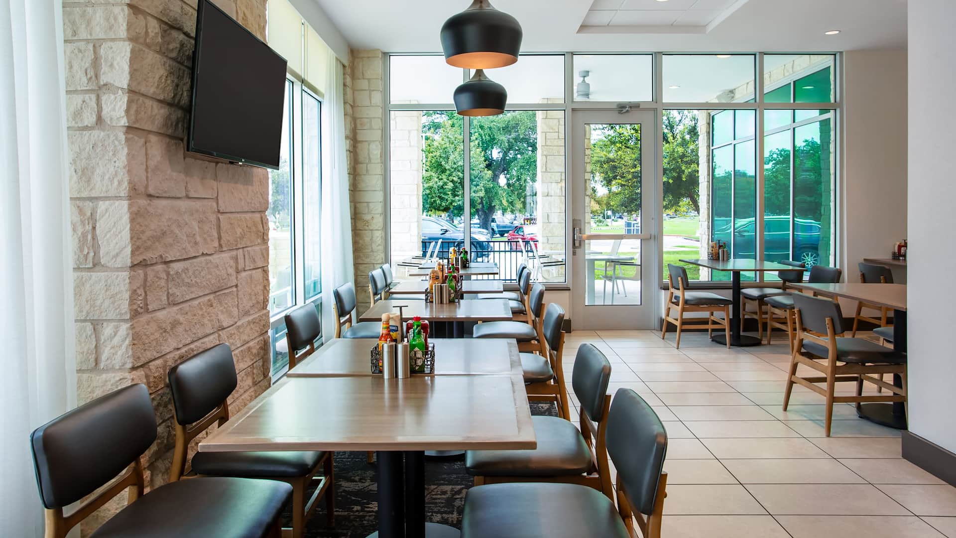 Hyatt Place Austin Airport Breakfast Seating