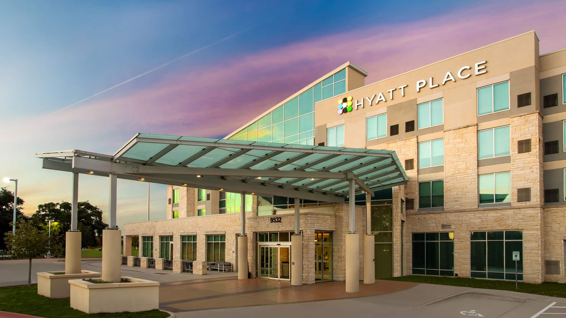Hyatt Place Austin Airport Hyatt Exterior Sunset