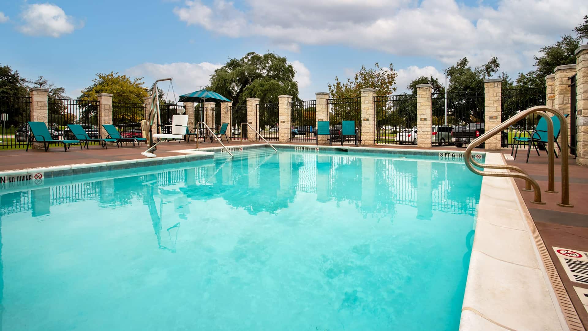 Hyatt Place Austin Airport Pool Day