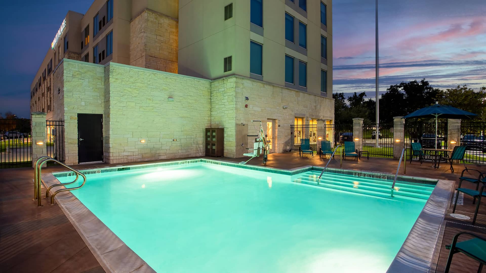 Hyatt Place Austin Airport Pool Night