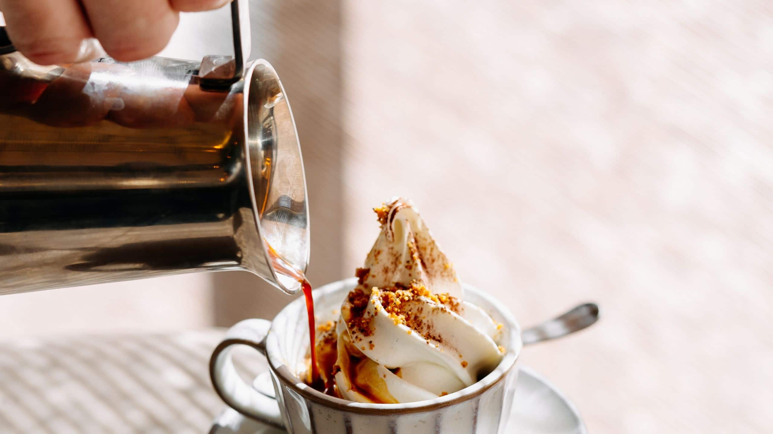 Hotel Toranomon Hills Le Pristine Cafe Tokyo Affogato Hand