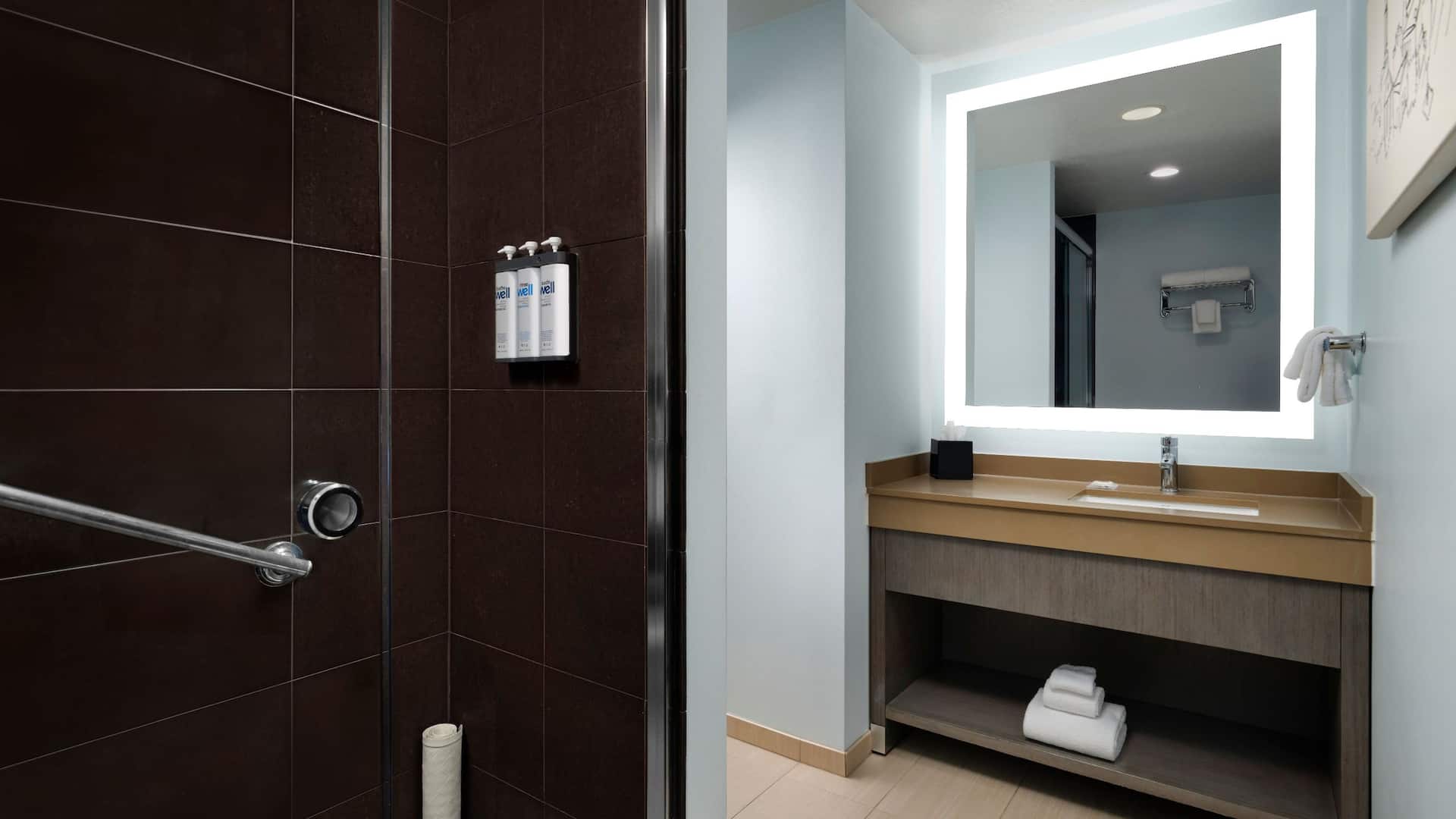 3 de 3 Hyatt House San Diego/Sorrento Mesa King Bathroom