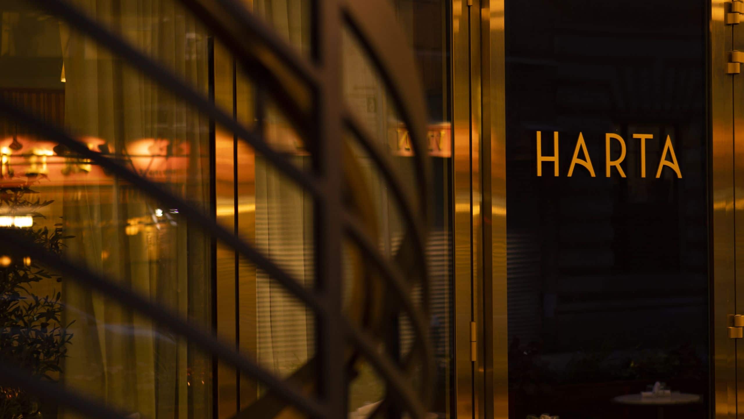 Grayson Hotel Harta Evening Patio Sign