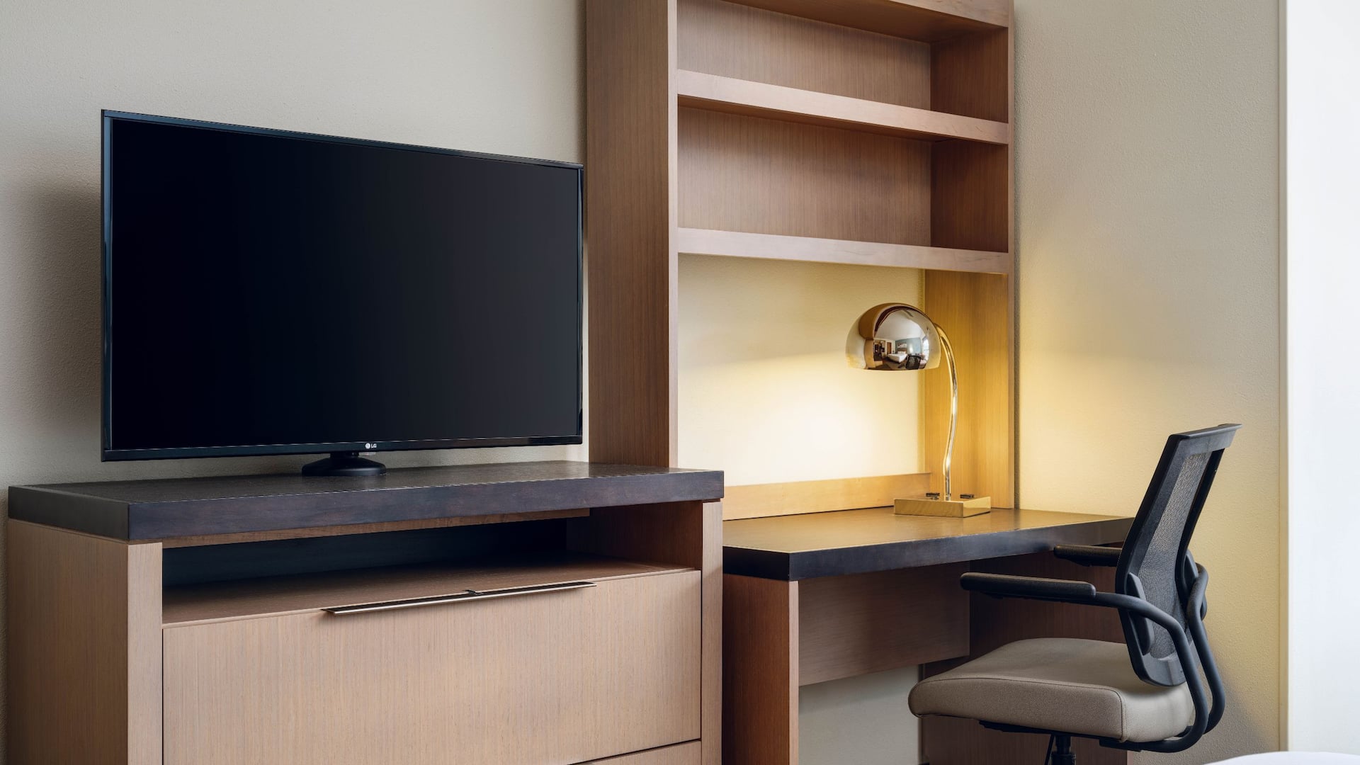 Hyatt House Austin/Downtown King Den Desk