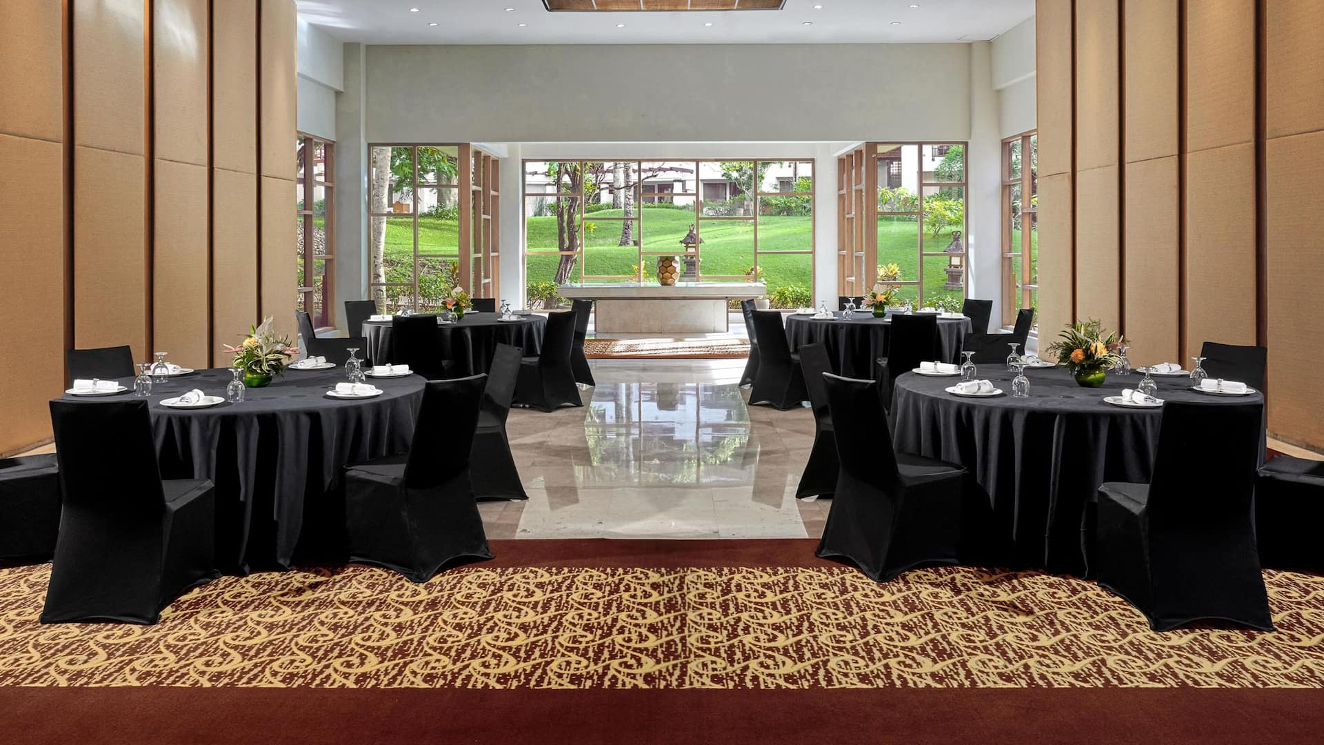 Grand Hyatt Bali Negara Meeting Room Round Table Setup
