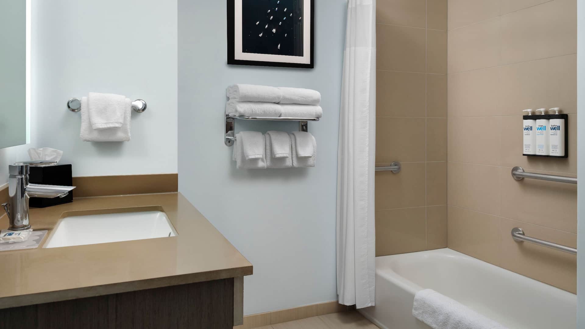 Hyatt House San Diego/Sorrento Mesa Accessible One Bedroom Two Queen Bathroom Bathtub Shower