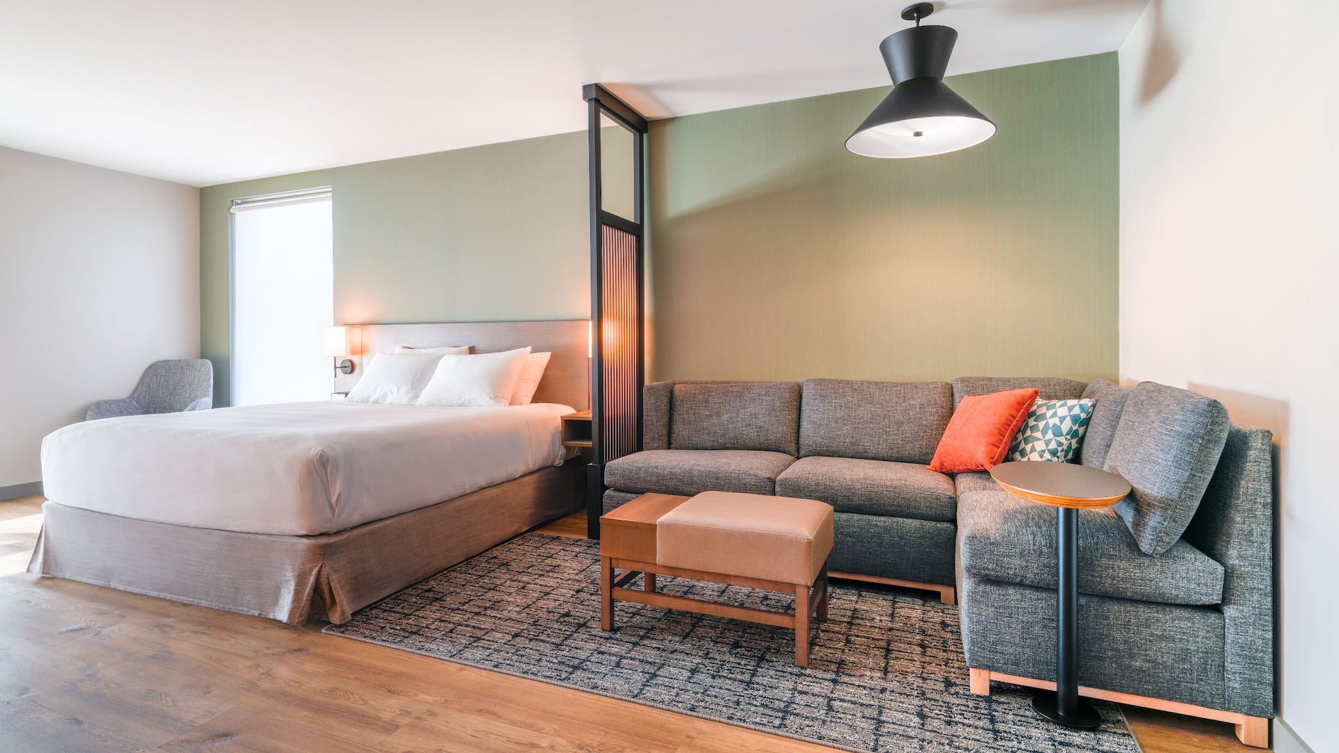 Hyatt Place Sacramento International Airport Accessible King Roll In Shower Guestroom