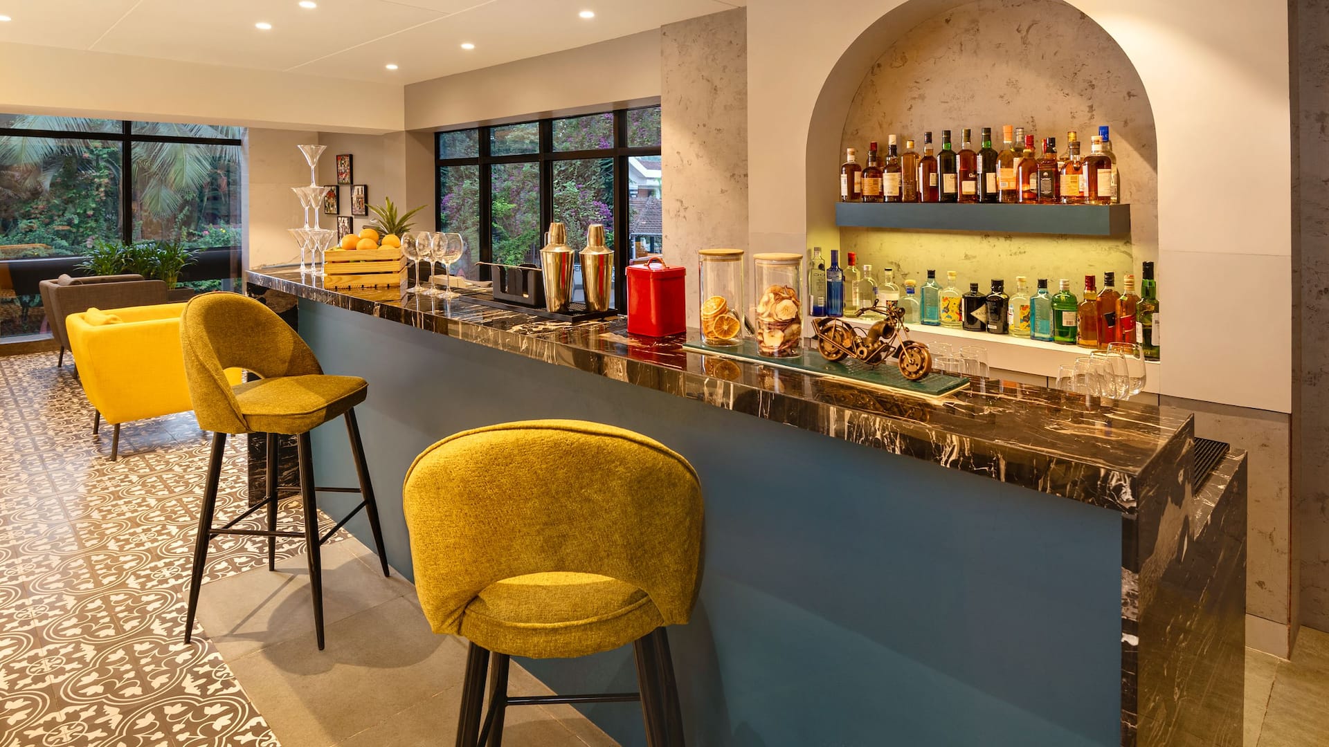Hyatt Place Goa Candolim Lobby Bar