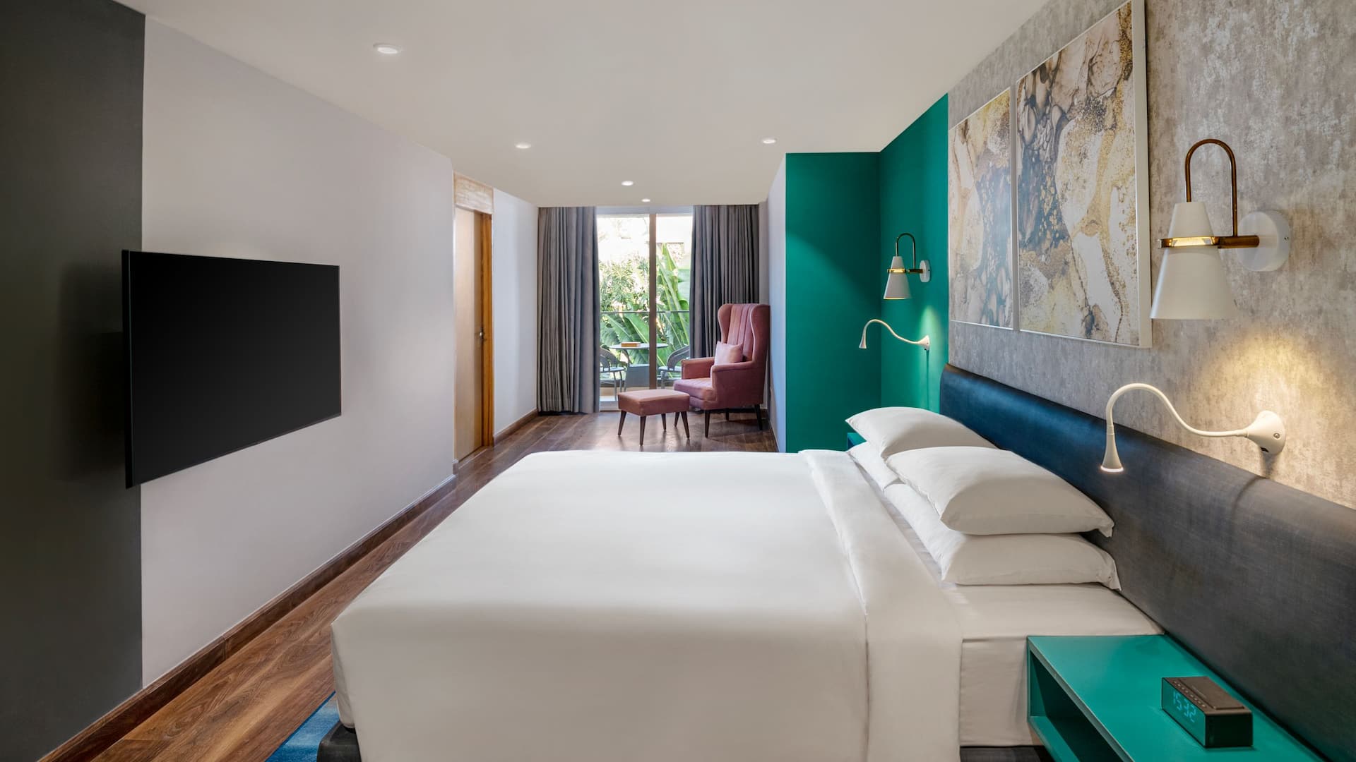 1 von 5 Hyatt Place Goa Candolim Suite With Pool View