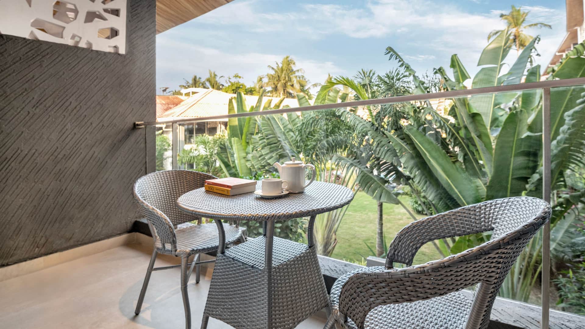 5 von 5 Hyatt Place Goa Candolim  Balcony Suite With Pool View Seating
