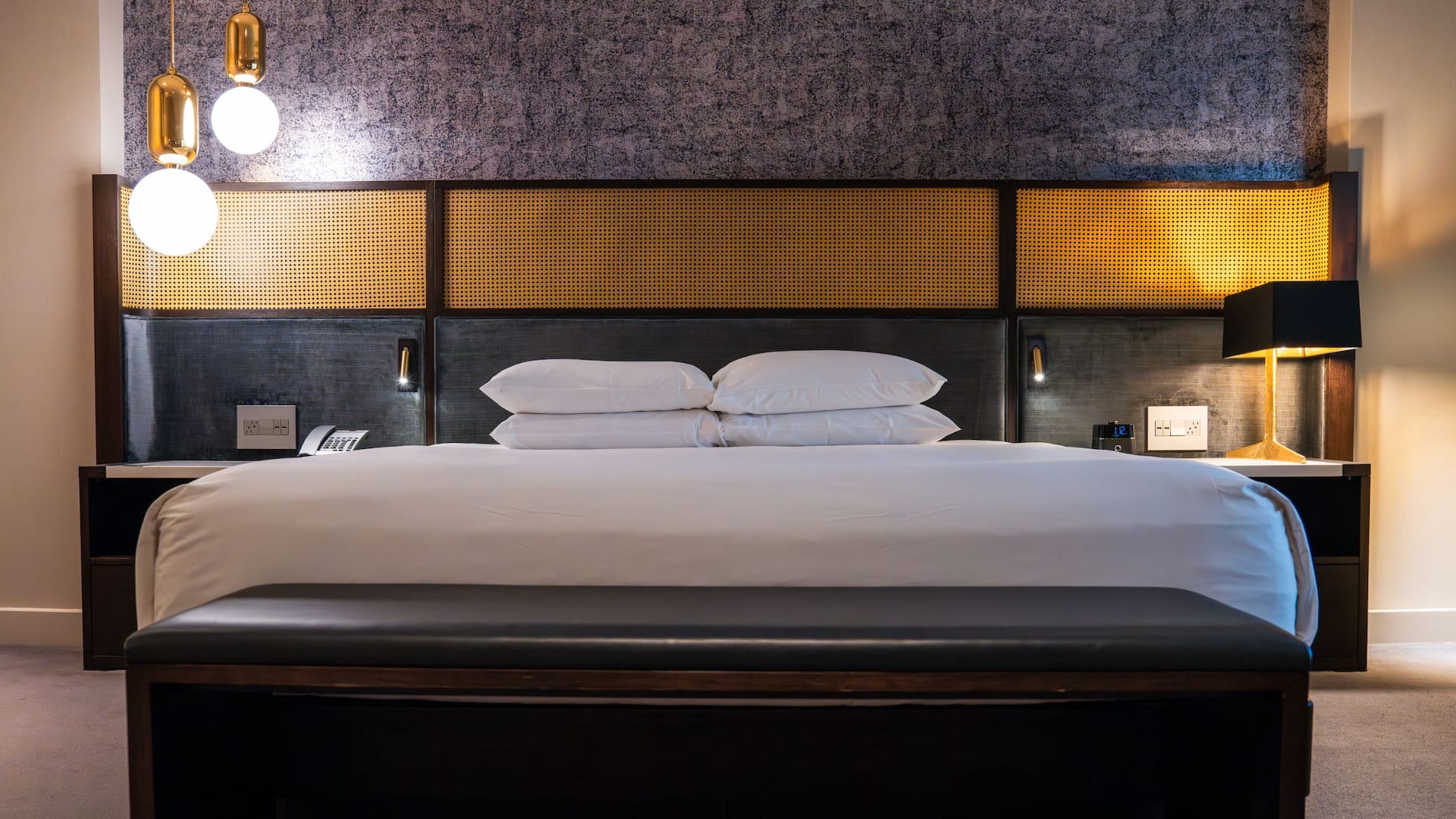 第 5，共 14 Hyatt Regency Crystal City at Reagan National Airport Capitol Suite King Bed