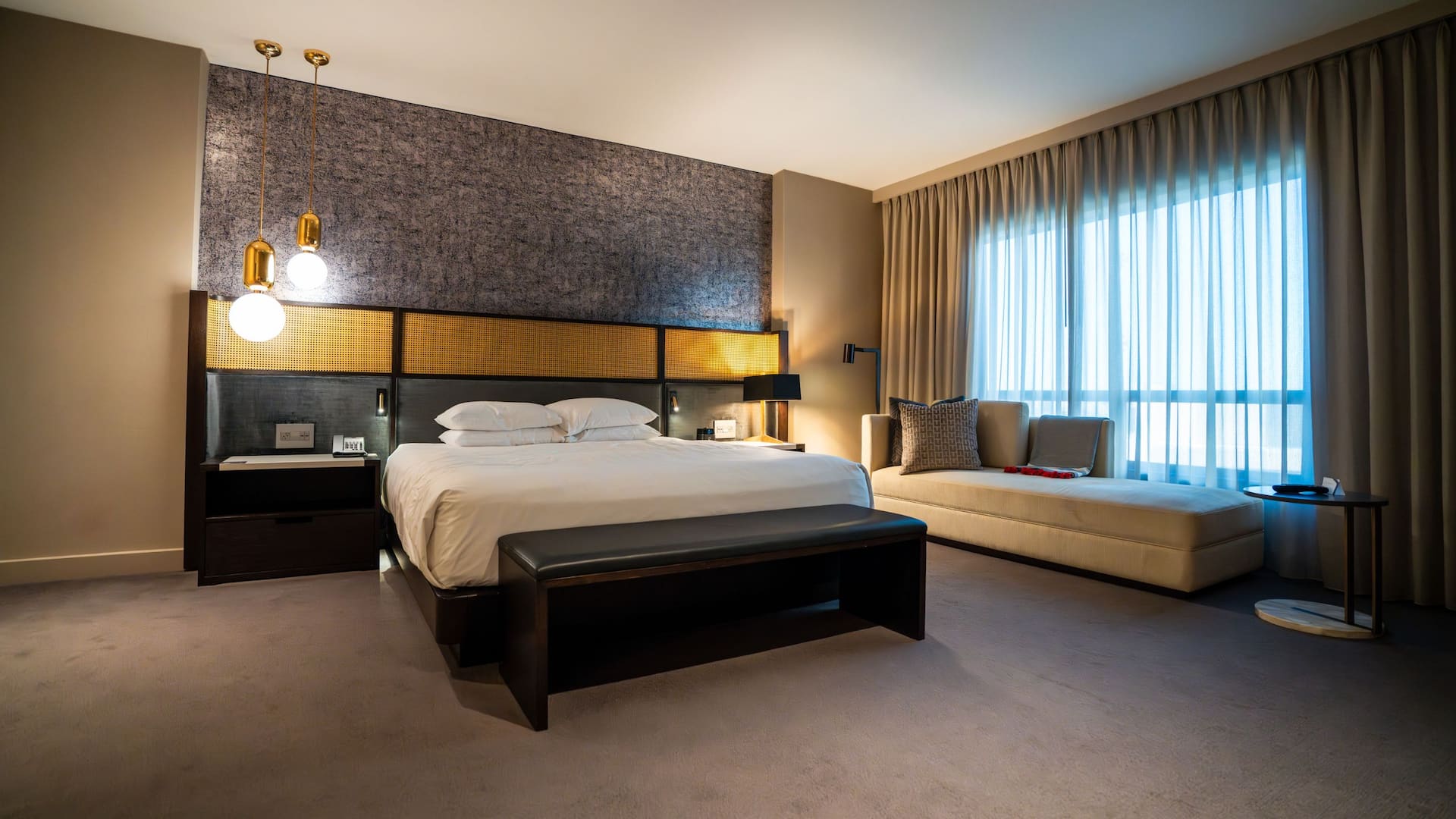 第 11，共 14 Hyatt Regency Crystal City at Reagan National Airport Capitol Suite King Bedroom