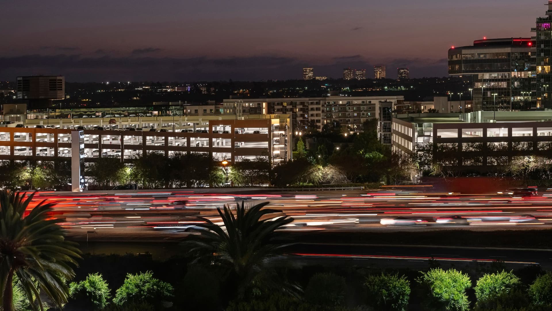 3 из 5 Hyatt Regency Irvine Guestroom View West
