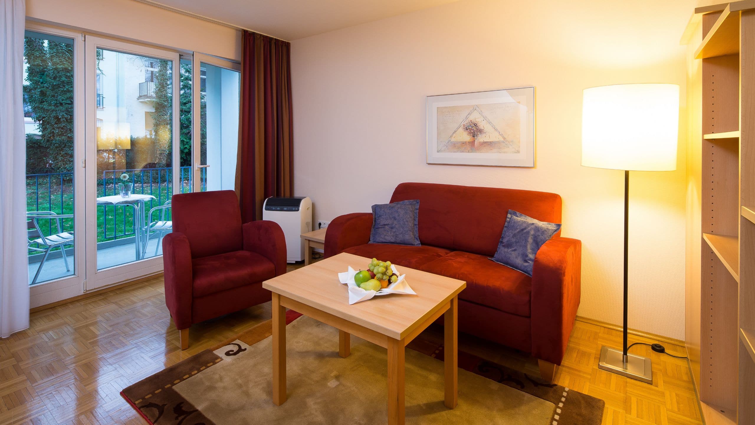 8 de 8 Lindner Hotel Frankfurt Hochst One Bedroom Apartment Sofa