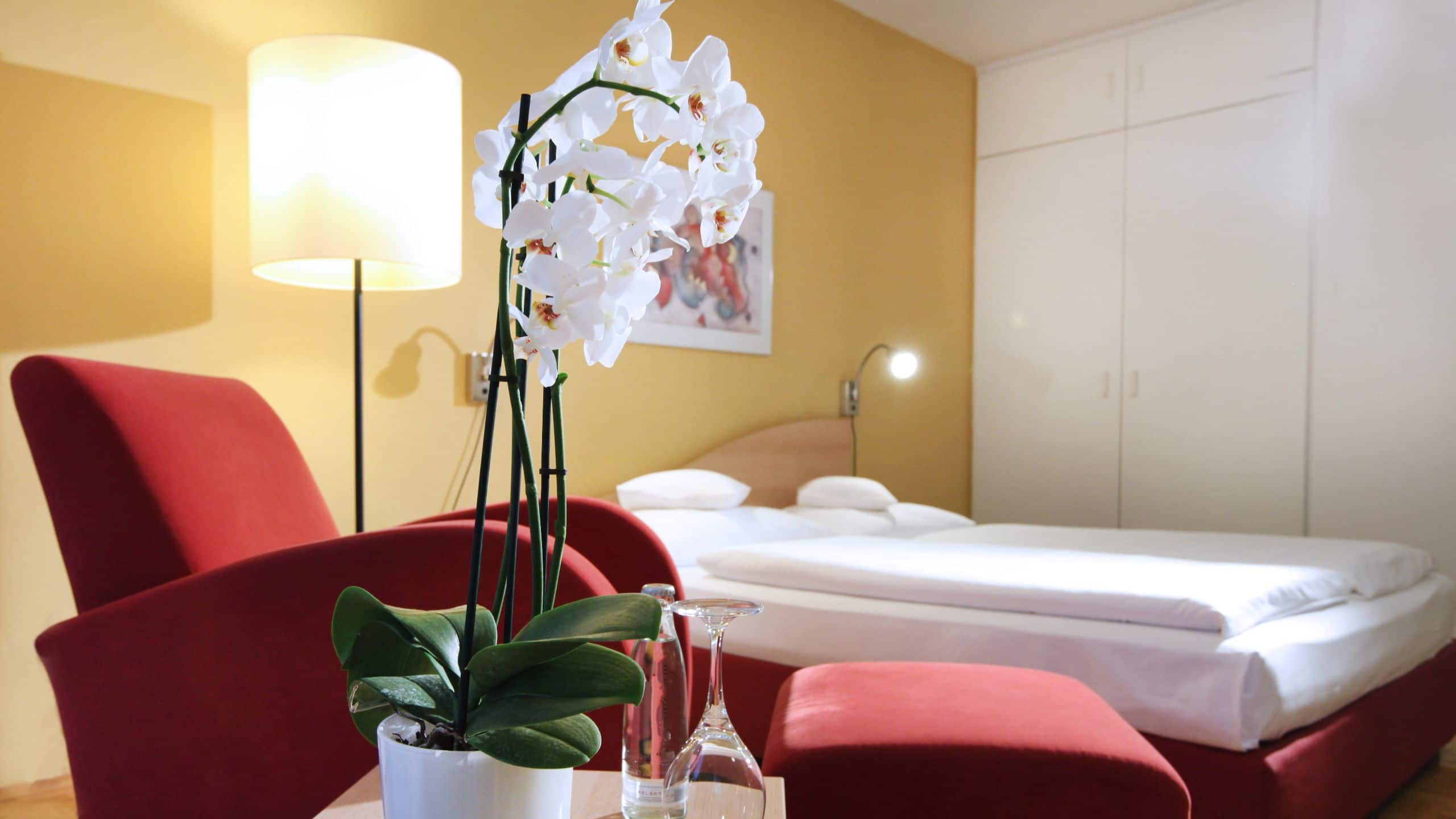 4 de 5 Lindner Hotel Frankfurt Hochst One King Bed Studio Flower